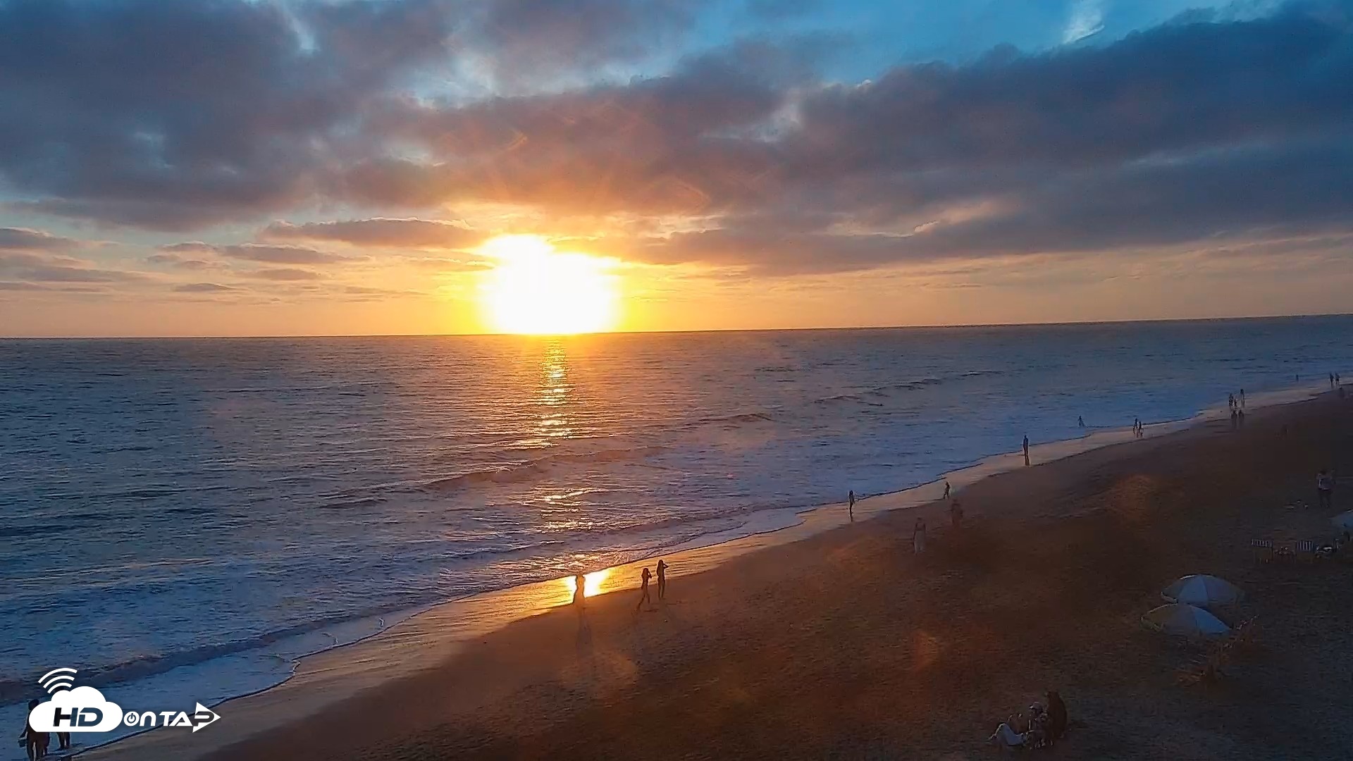 Snapshot of Carlsbad Beach Surf Live Webcam taken Aug 16, 2026, 7:25pm PDT