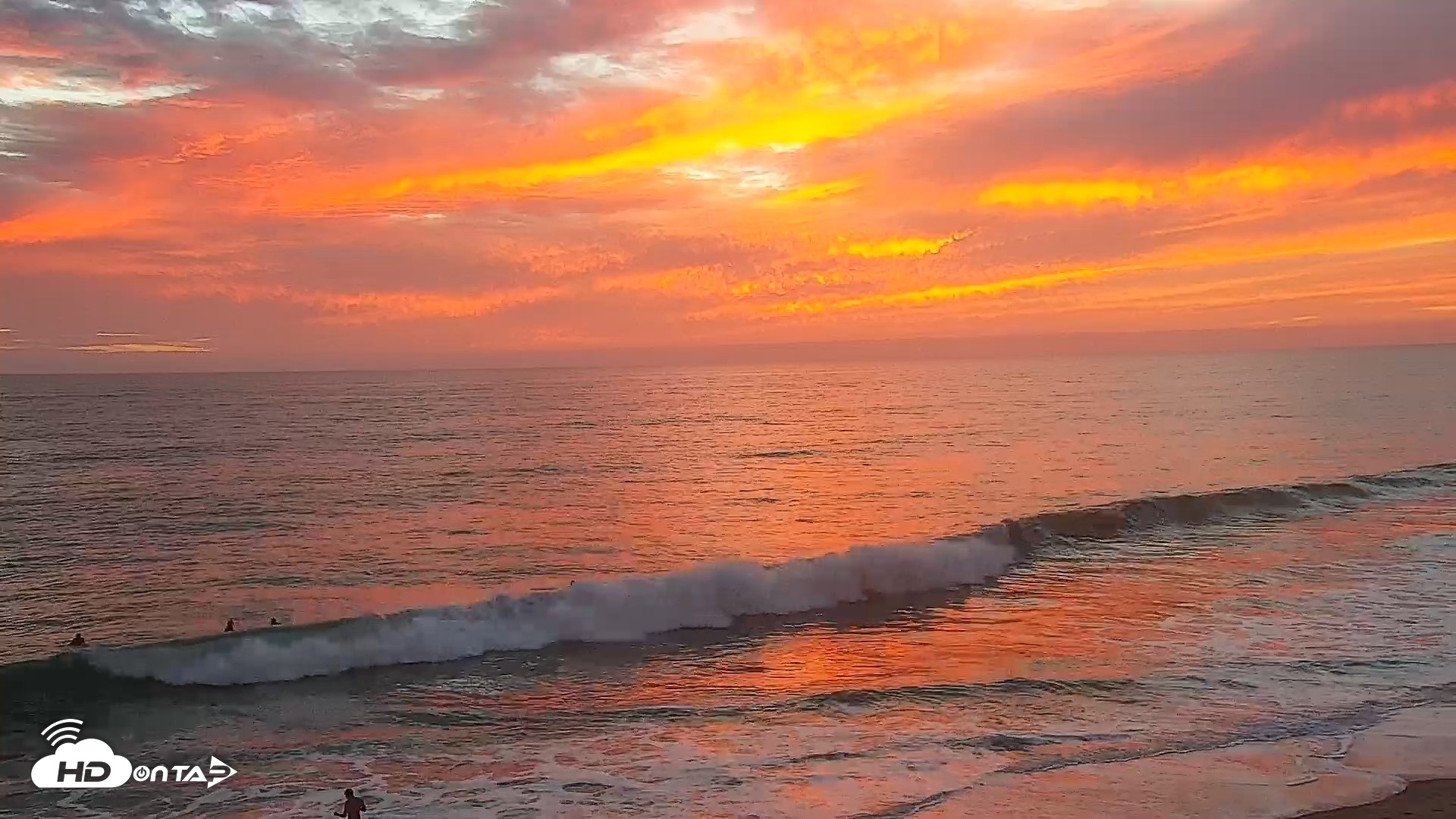 Snapshot of Carlsbad Beach Surf Live Webcam taken Sep 26, 2026, 6:52pm PDT