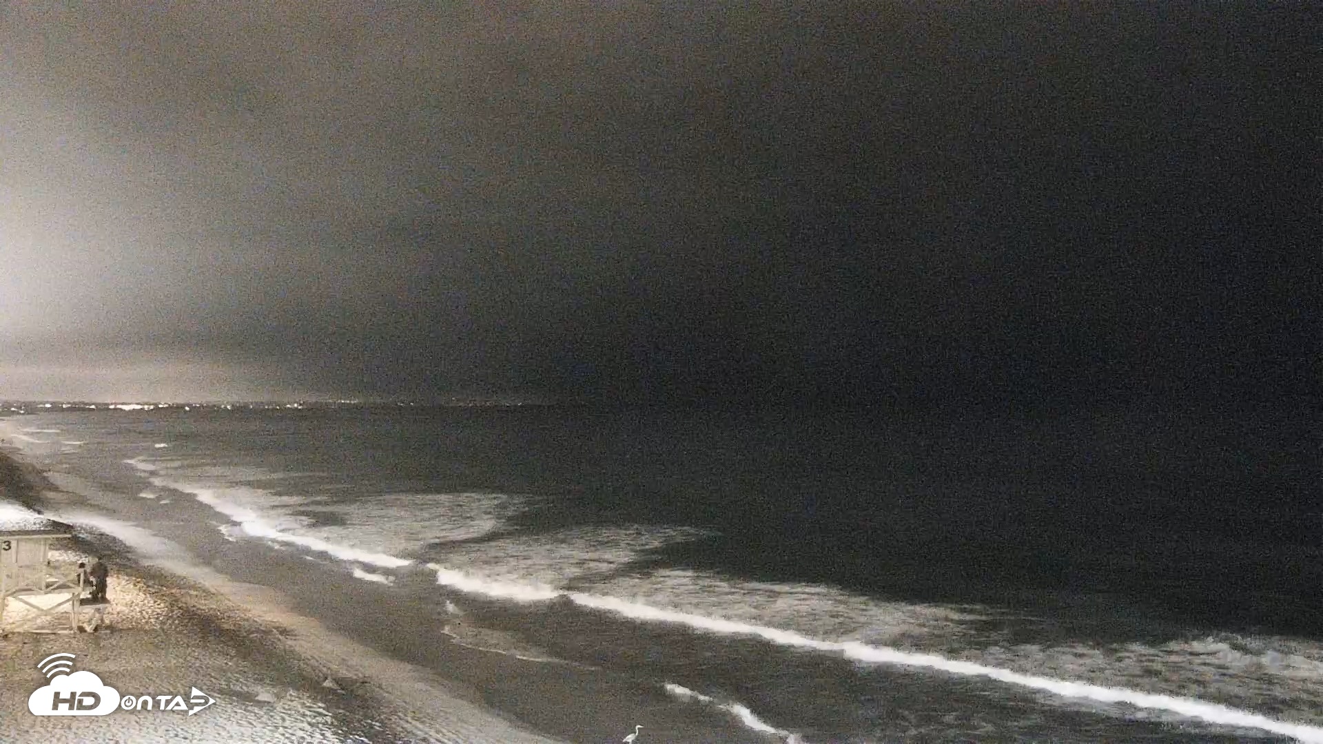 Snapshot of Carlsbad Beach Surf Live Webcam taken May 7, 2026, 11:20pm PDT