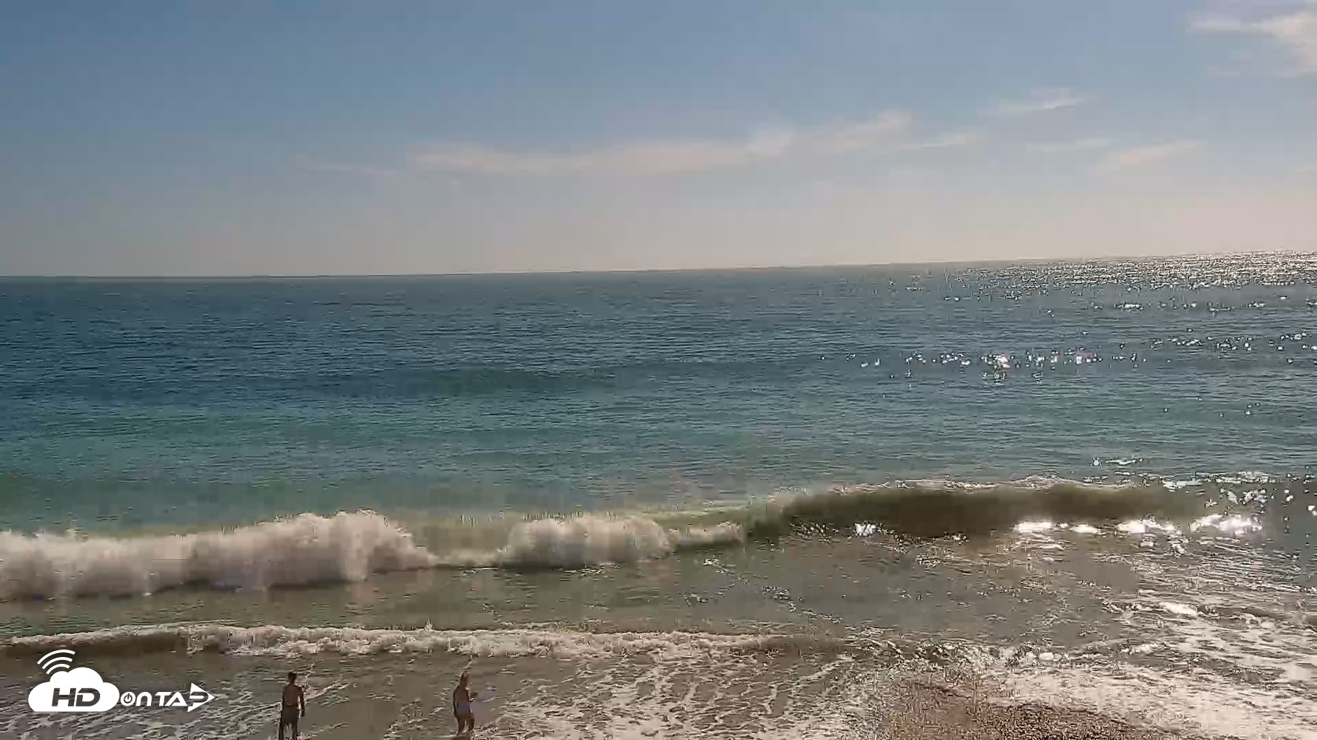 Snapshot of Carlsbad Beach Surf Live Webcam taken Aug 18, 2026, 4:07pm PDT