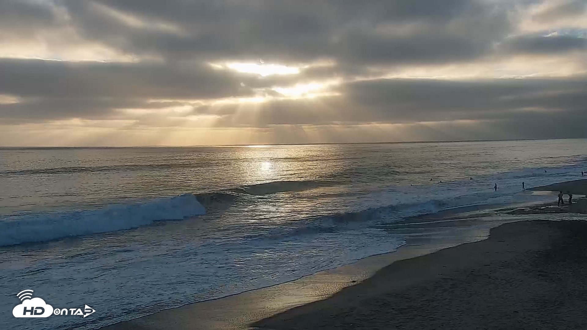Snapshot of Carlsbad Beach Surf Live Webcam taken Jul 27, 2026, 7:10pm PDT