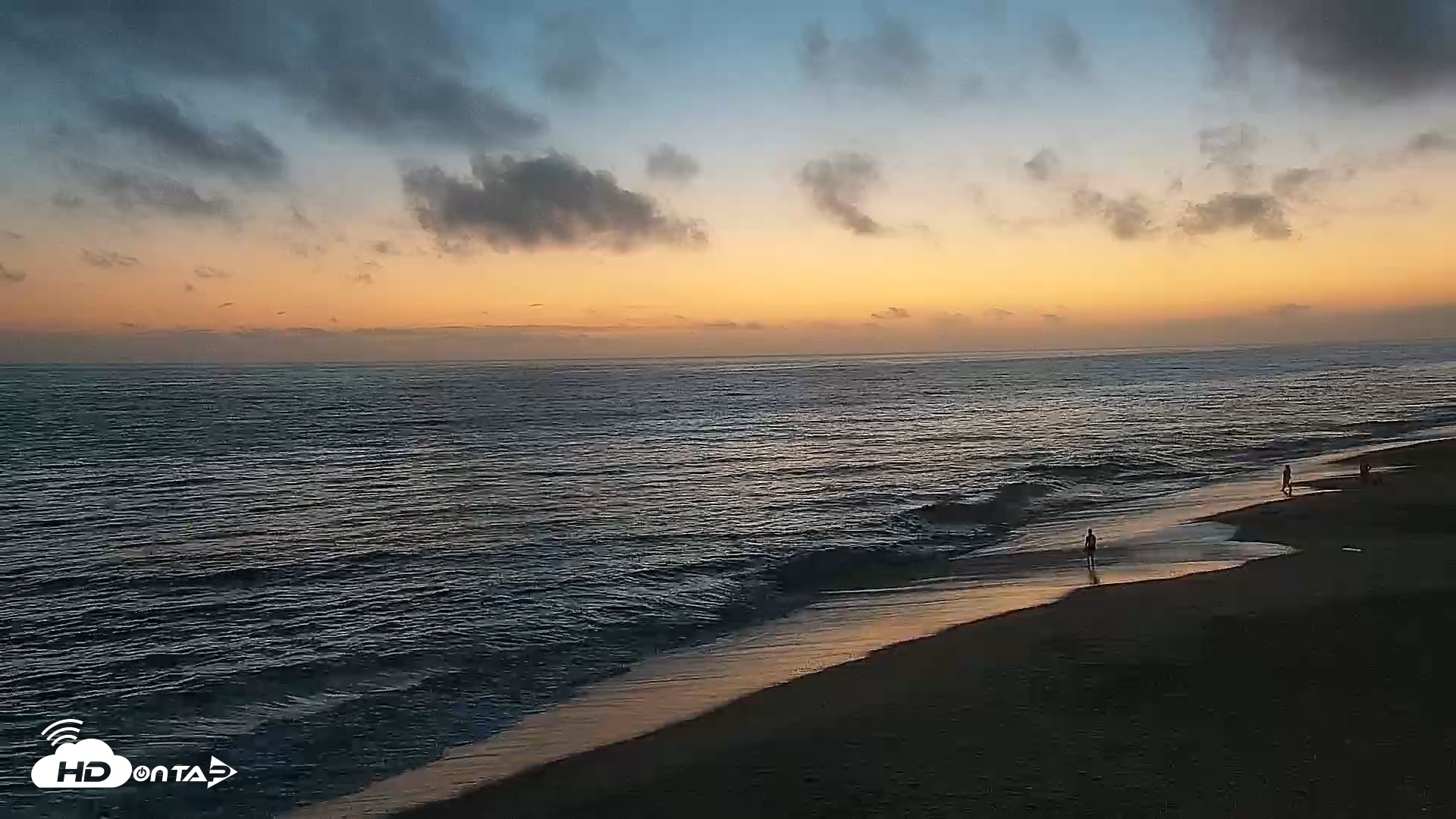 Snapshot of Carlsbad Beach Surf Live Webcam taken Jul 14, 2026, 8:31pm PDT