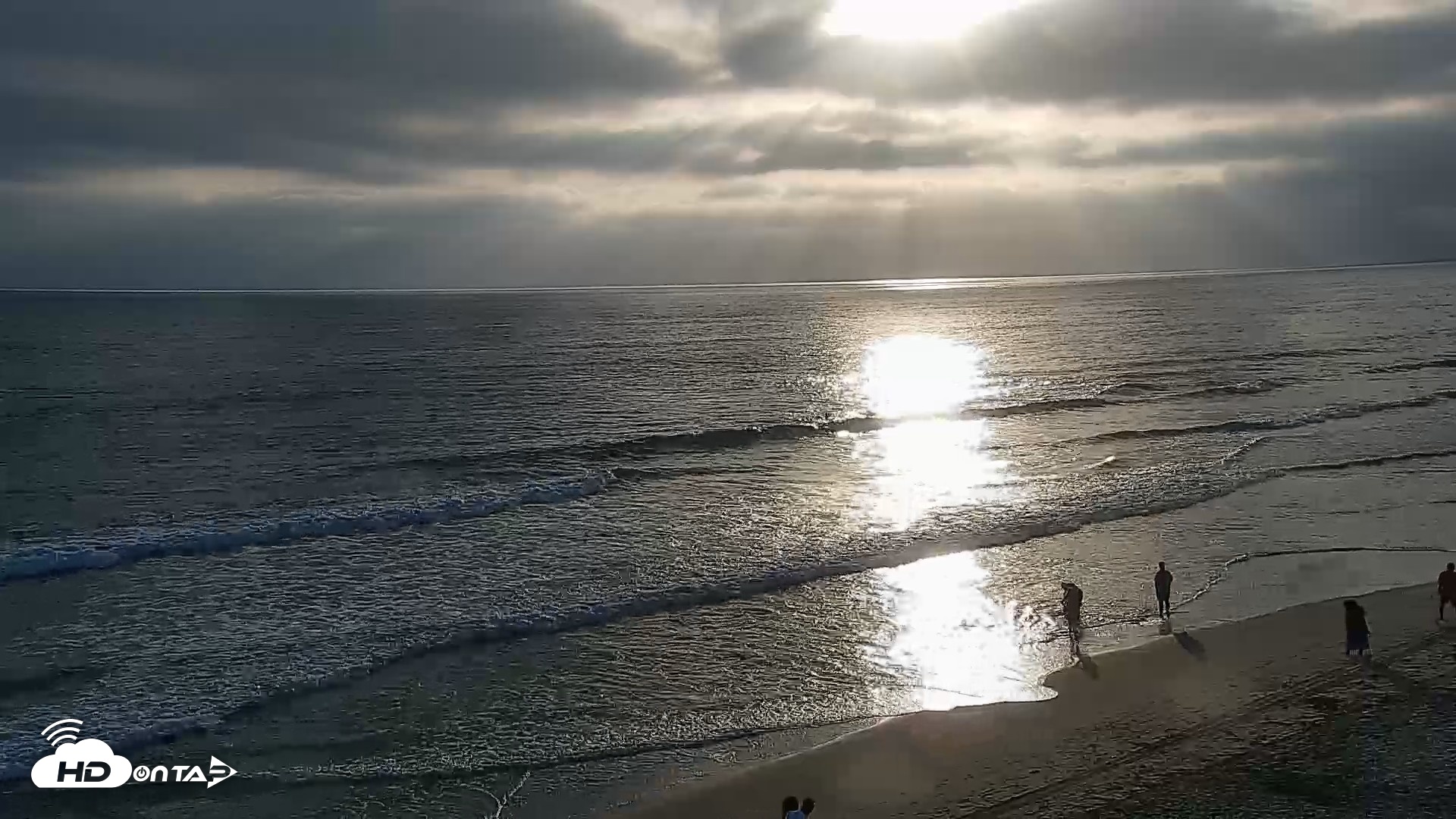 Snapshot of Carlsbad Beach Surf Live Webcam taken May 9, 2026, 6:43pm PDT