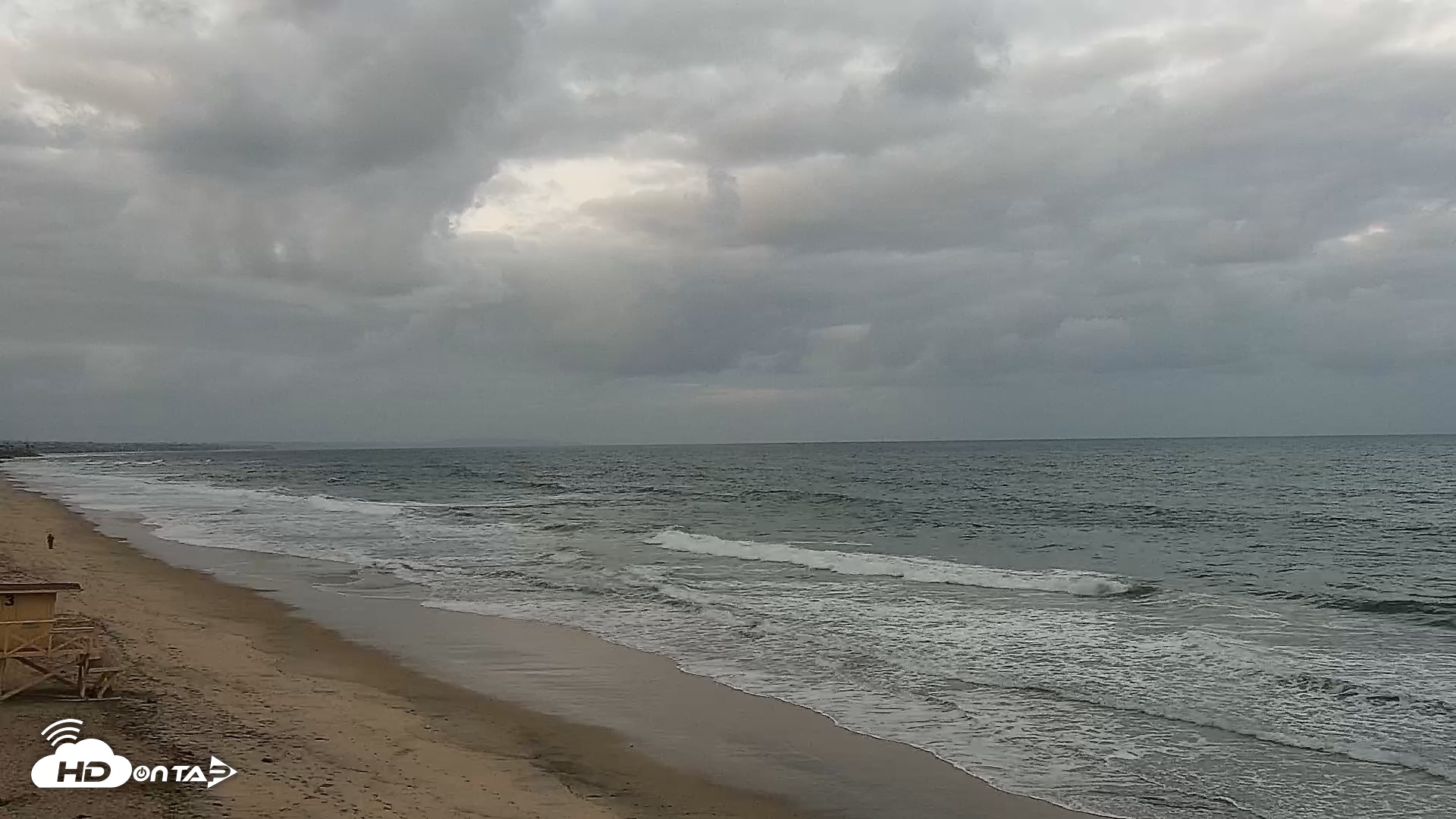 Snapshot of Carlsbad Beach Surf Live Webcam taken May 27, 2026, 5:43am PDT