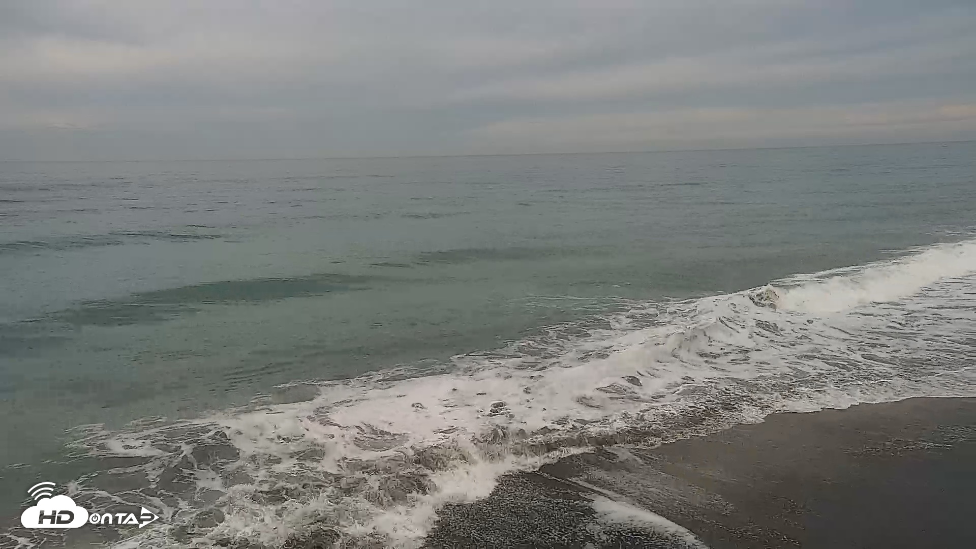 Snapshot of Carlsbad Beach Surf Live Webcam taken Oct 10, 2026, 8:16am PDT