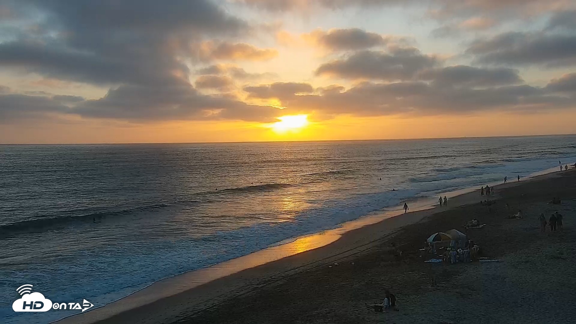 Snapshot of Carlsbad Beach Surf Live Webcam taken Aug 1, 2026, 7:40pm PDT