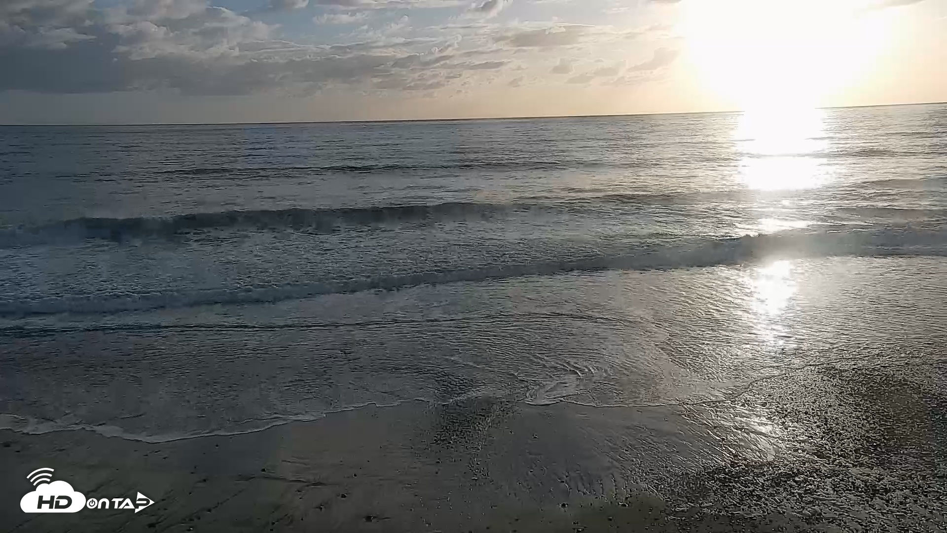 Snapshot of Carlsbad Beach Surf Live Webcam taken Oct 12, 2026, 5:35pm PDT