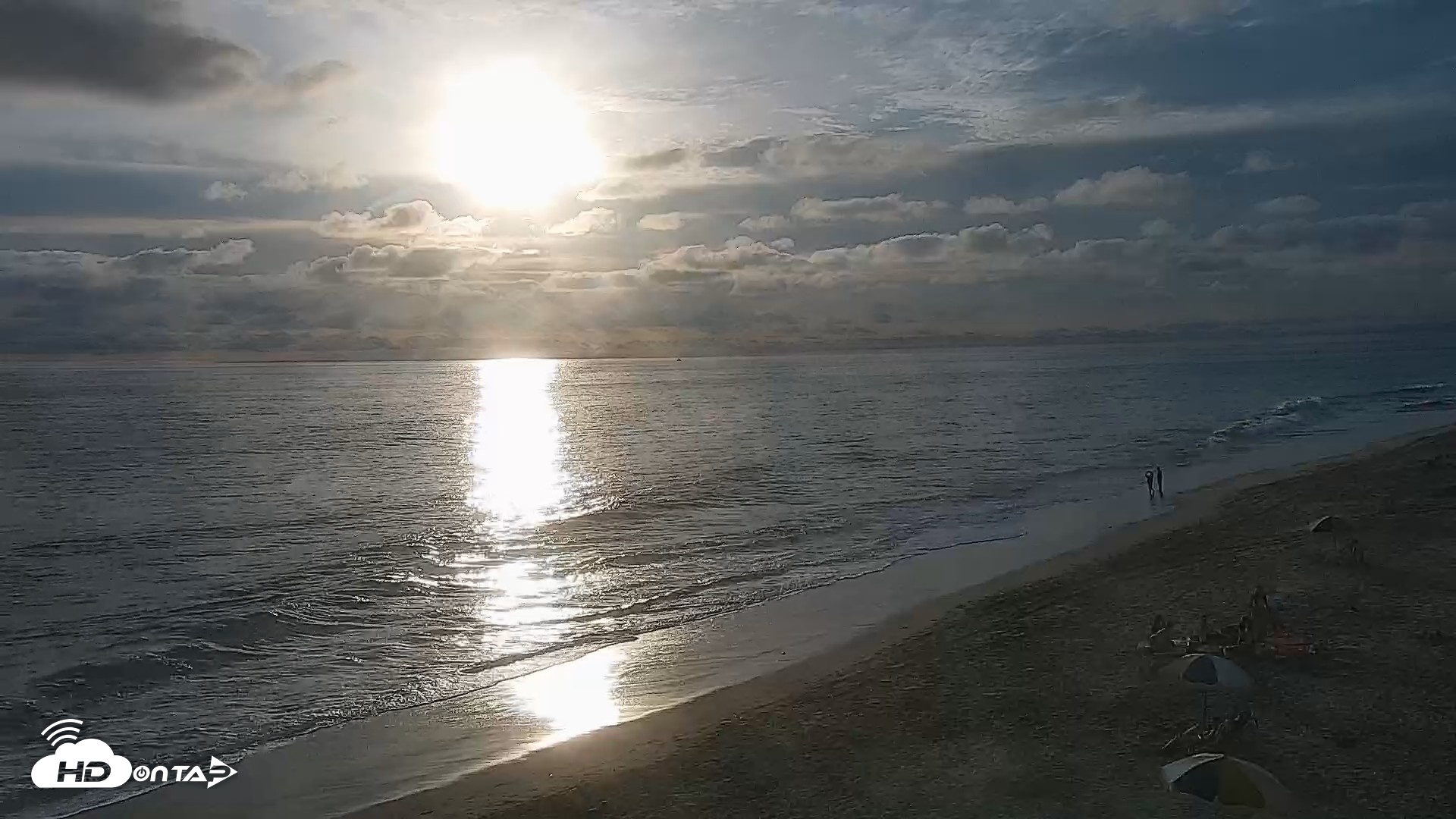 Snapshot of Carlsbad Beach Surf Live Webcam taken Aug 13, 2026, 7:00pm PDT