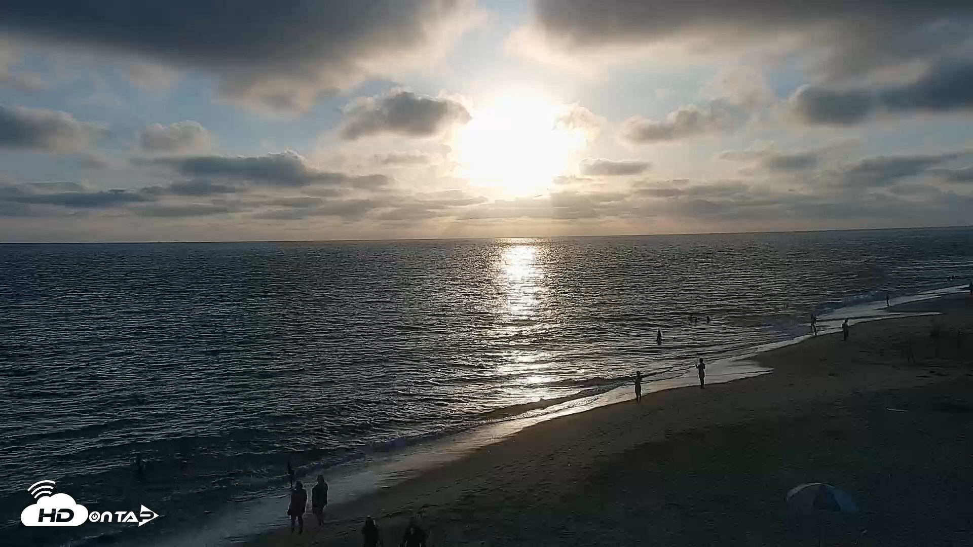 Snapshot of Carlsbad Beach Surf Live Webcam taken Jul 13, 2026, 7:29pm PDT