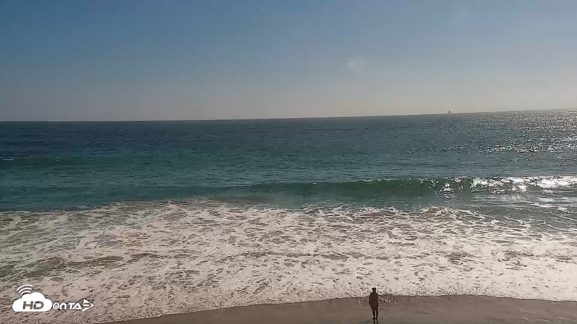 Snapshot of Carlsbad Beach Surf Live Webcam taken Jul 28, 2026, 4:32pm PDT
