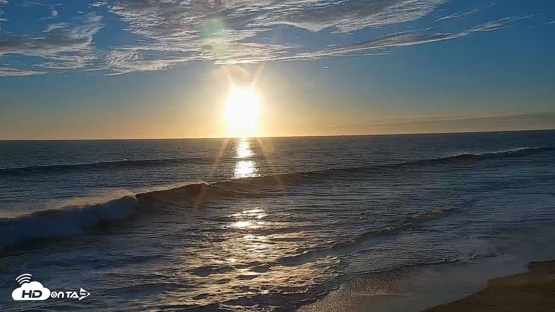 Snapshot of Carlsbad Beach Surf Live Webcam taken Sep 5, 2026, 6:54pm PDT