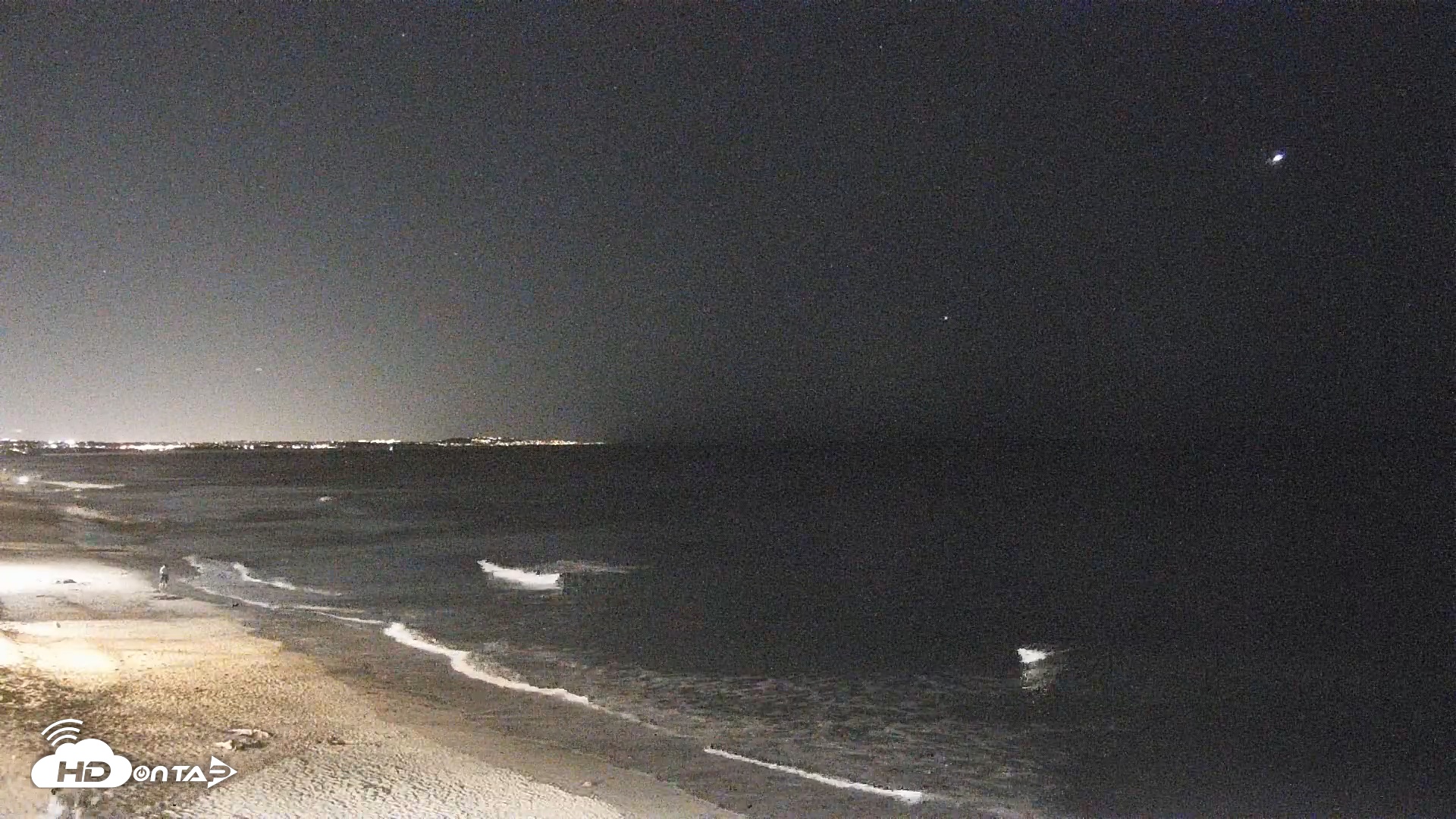Snapshot of Carlsbad Beach Surf Live Webcam taken Mar 7, 2026, 7:21pm PST