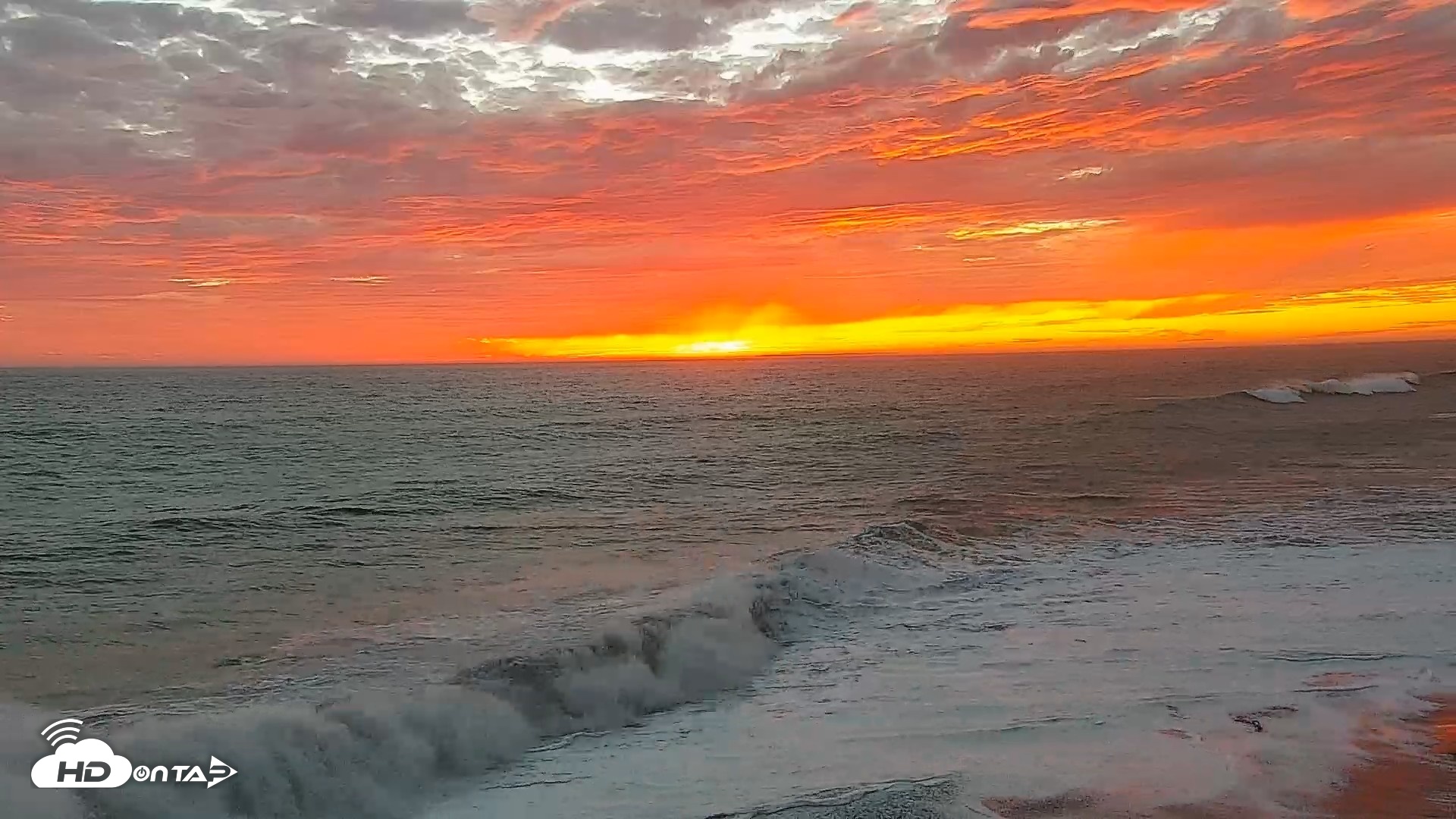 Snapshot of Carlsbad Beach Surf Live Webcam taken Sep 7, 2026, 7:12pm PDT
