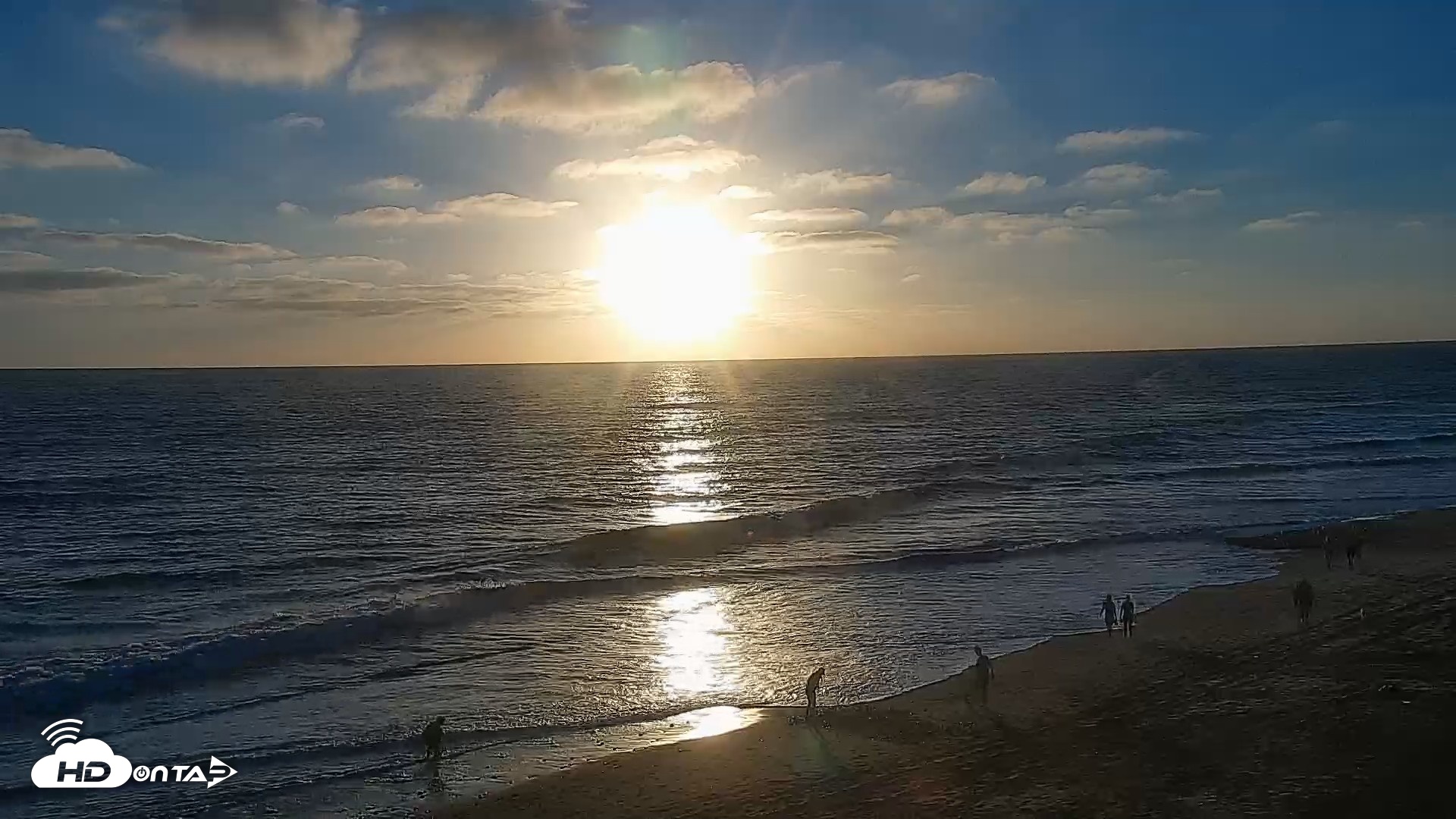 Snapshot of Carlsbad Beach Surf Live Webcam taken Sep 1, 2026, 6:57pm PDT