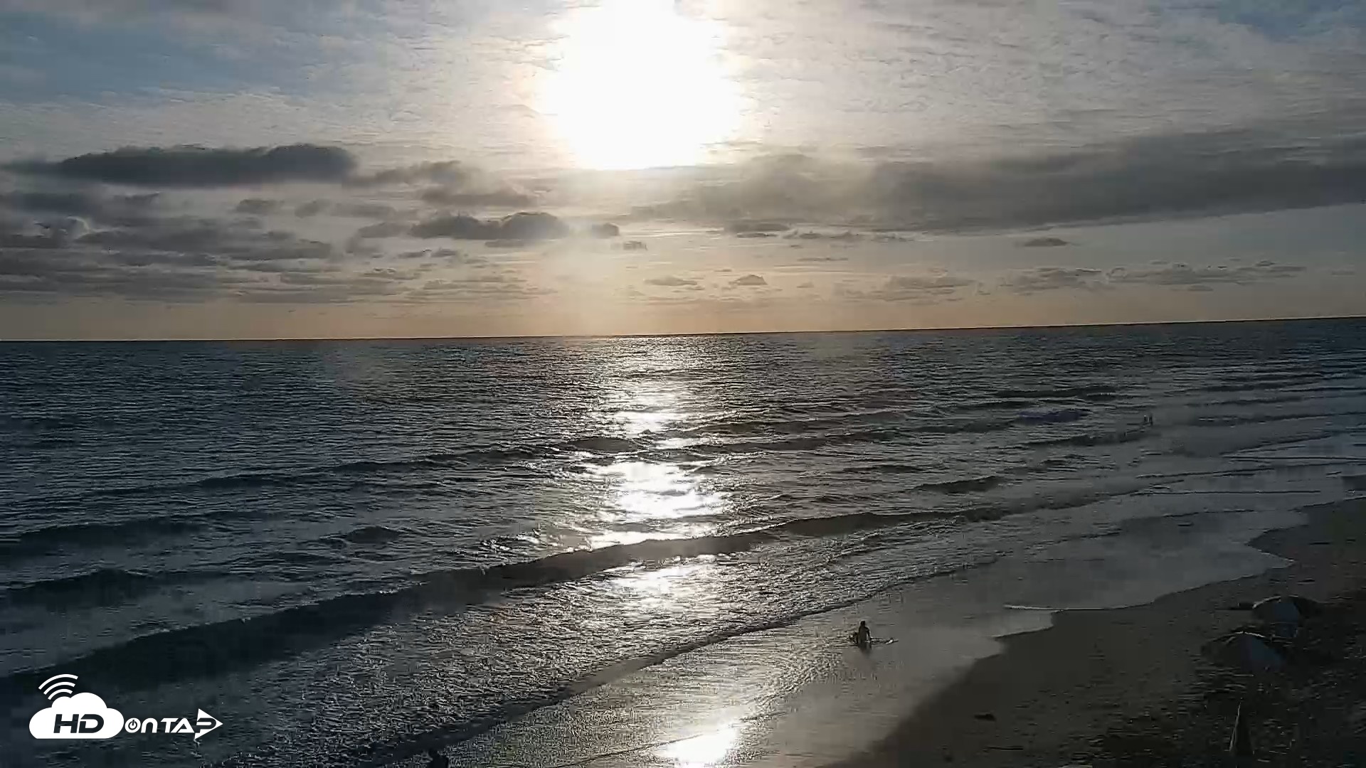 Snapshot of Carlsbad Beach Surf Live Webcam taken May 25, 2026, 6:57pm PDT