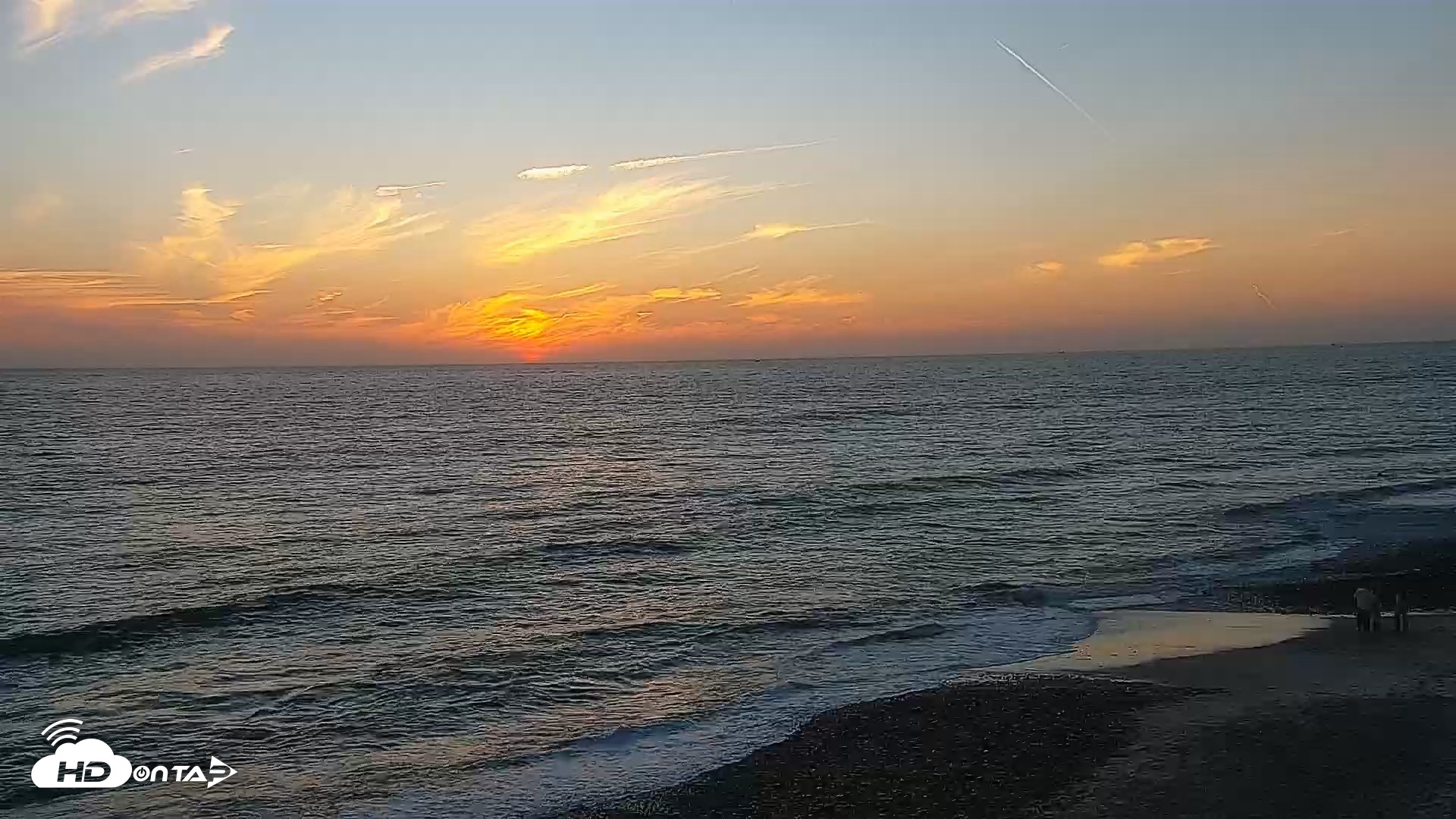 Snapshot of Carlsbad Beach Surf Live Webcam taken Sep 19, 2026, 6:50pm PDT