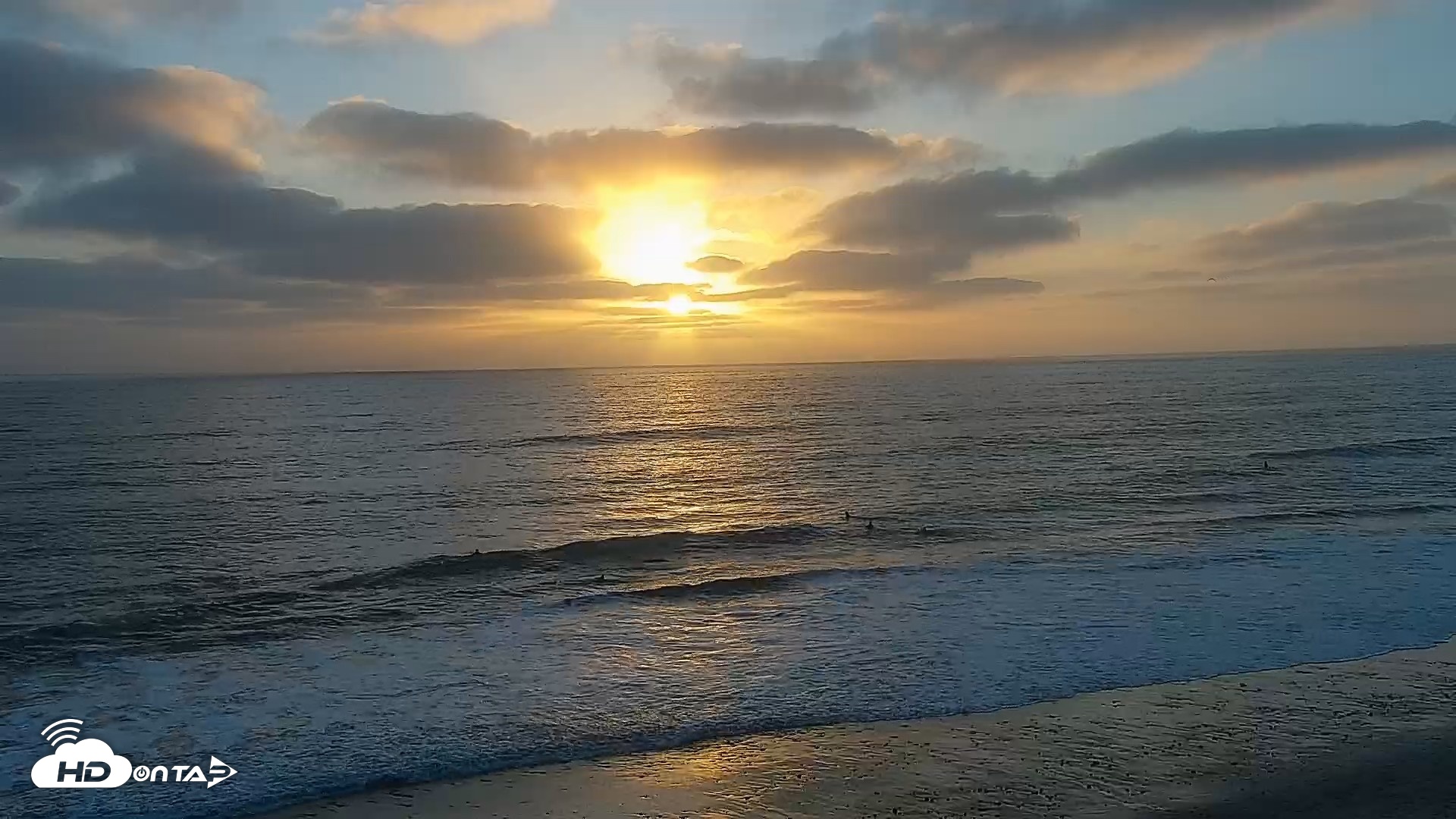 Snapshot of Carlsbad Beach Surf Live Webcam taken Sep 30, 2026, 6:23pm PDT