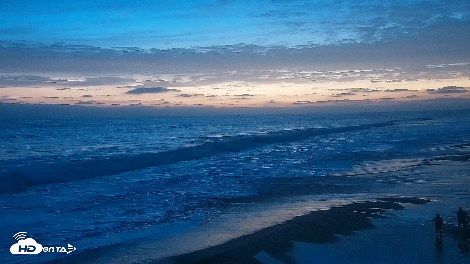 Snapshot of Carlsbad Beach Surf Live Webcam taken Jul 25, 2026, 8:26pm PDT