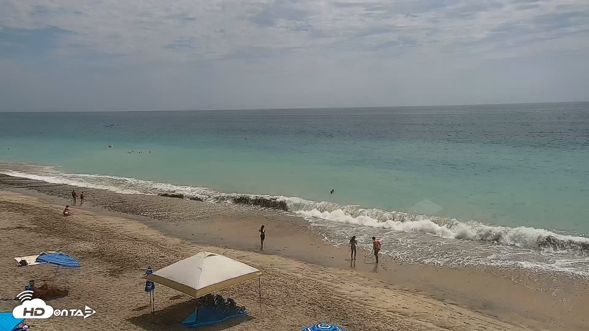Snapshot of Carlsbad Beach Surf Live Webcam taken Aug 5, 2026, 2:29pm PDT