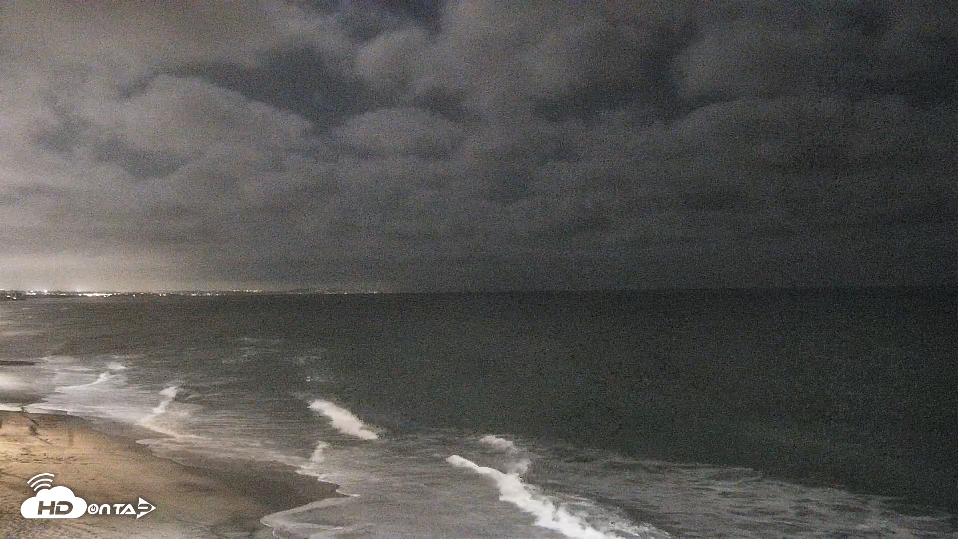 Snapshot of Carlsbad Beach Surf Live Webcam taken Sep 22, 2026, 8:22pm PDT
