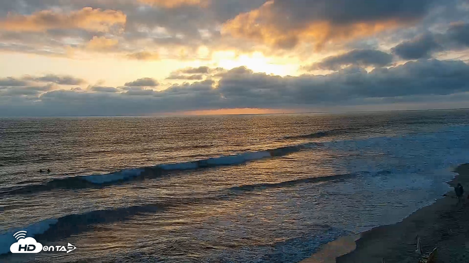 Snapshot of Carlsbad Beach Surf Live Webcam taken May 15, 2026, 7:29pm PDT