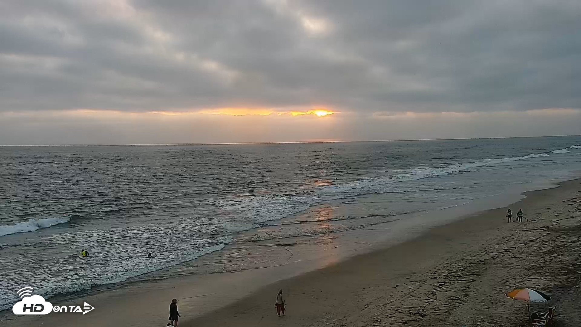 Snapshot of Carlsbad Beach Surf Live Webcam taken May 21, 2026, 7:39pm PDT