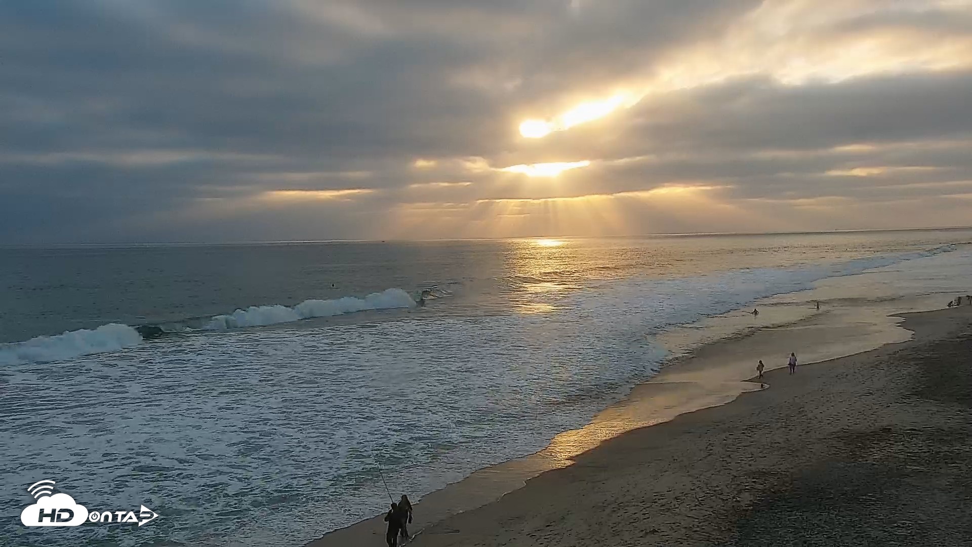 Snapshot of Carlsbad Beach Surf Live Webcam taken Jun 5, 2026, 7:26pm PDT