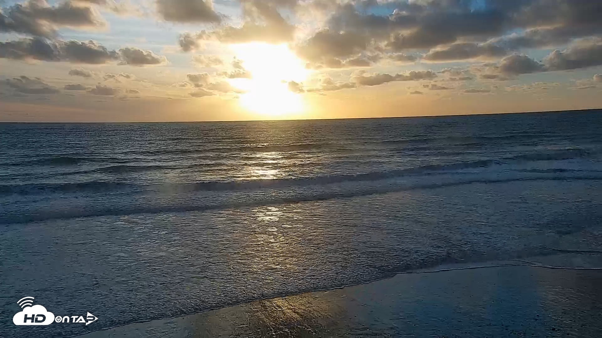Snapshot of Carlsbad Beach Surf Live Webcam taken Feb 18, 2026, 5:21pm PST