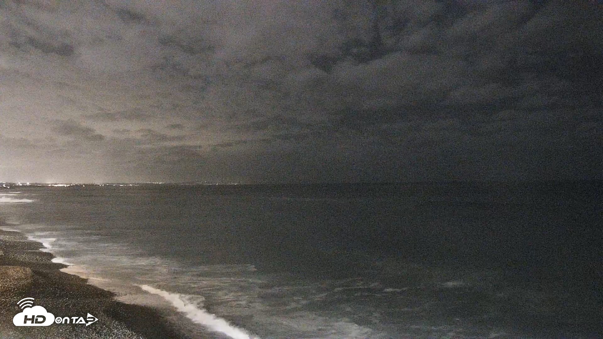 Snapshot of Carlsbad Beach Surf Live Webcam taken Oct 20, 2026, 7:45pm PDT