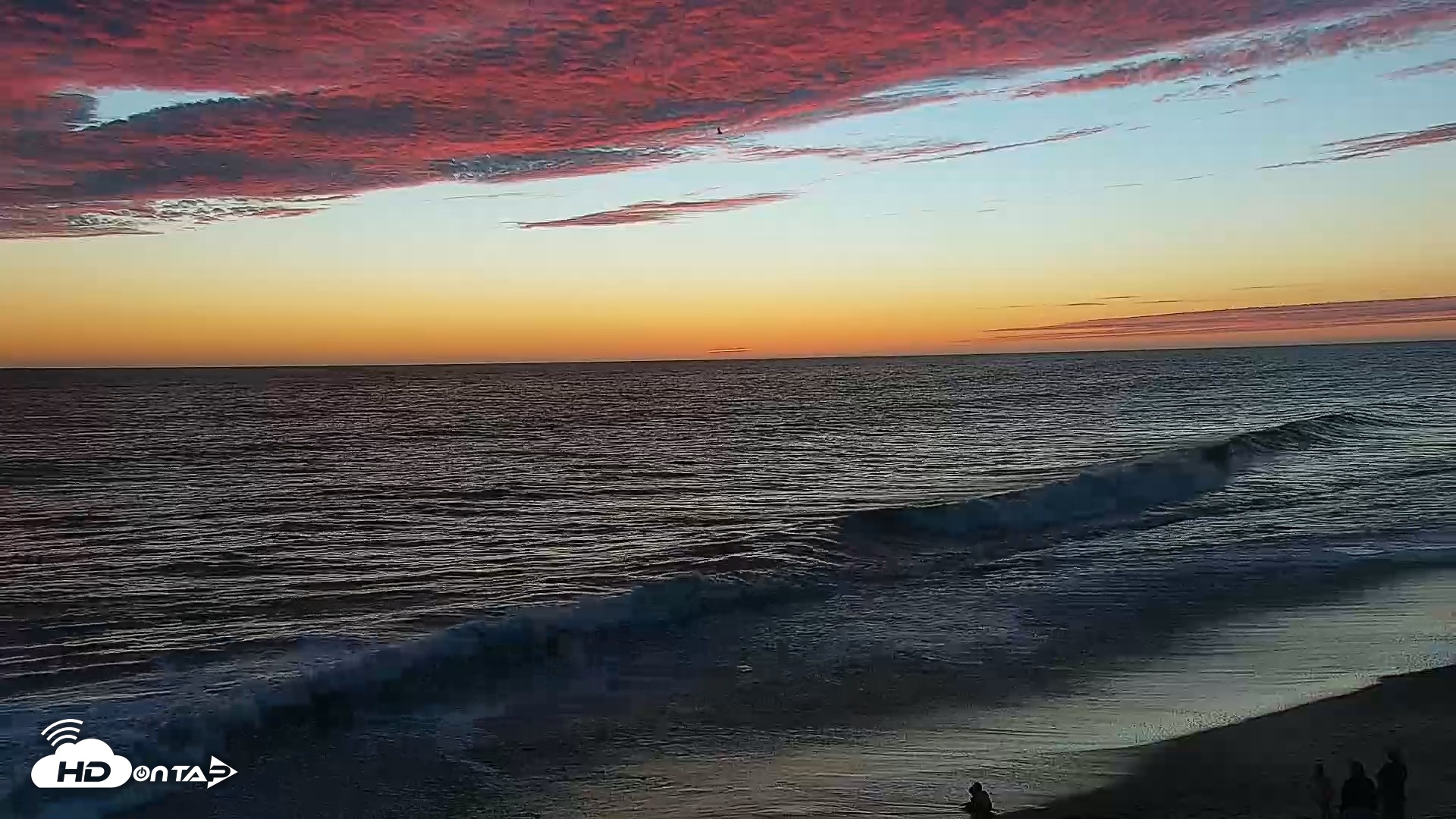 Snapshot of Carlsbad Beach Surf Live Webcam taken Sep 5, 2026, 7:23pm PDT