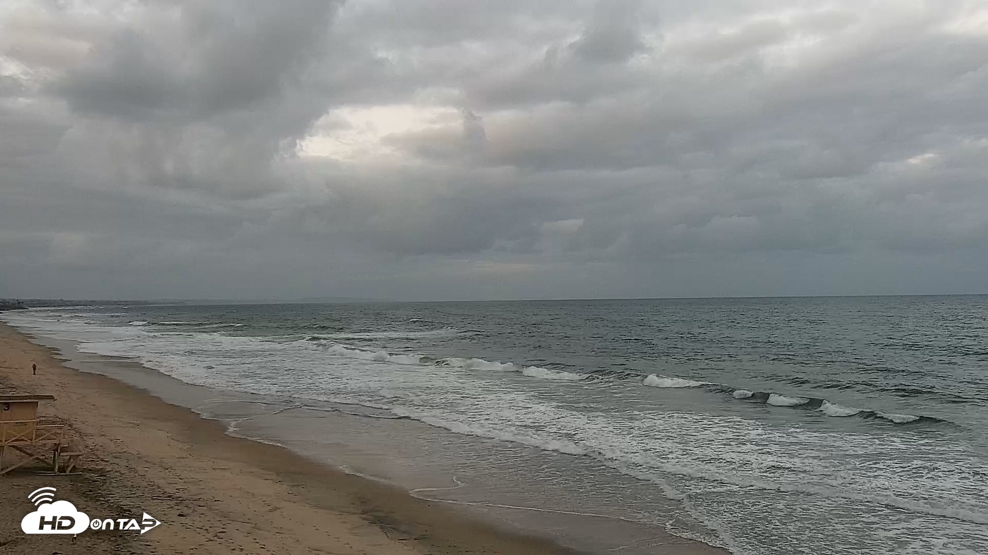 Snapshot of Carlsbad Beach Surf Live Webcam taken May 27, 2026, 5:43am PDT