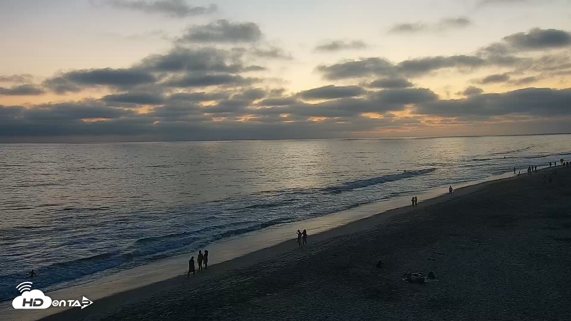 Snapshot of Carlsbad Beach Surf Live Webcam taken Jul 19, 2026, 8:19pm PDT