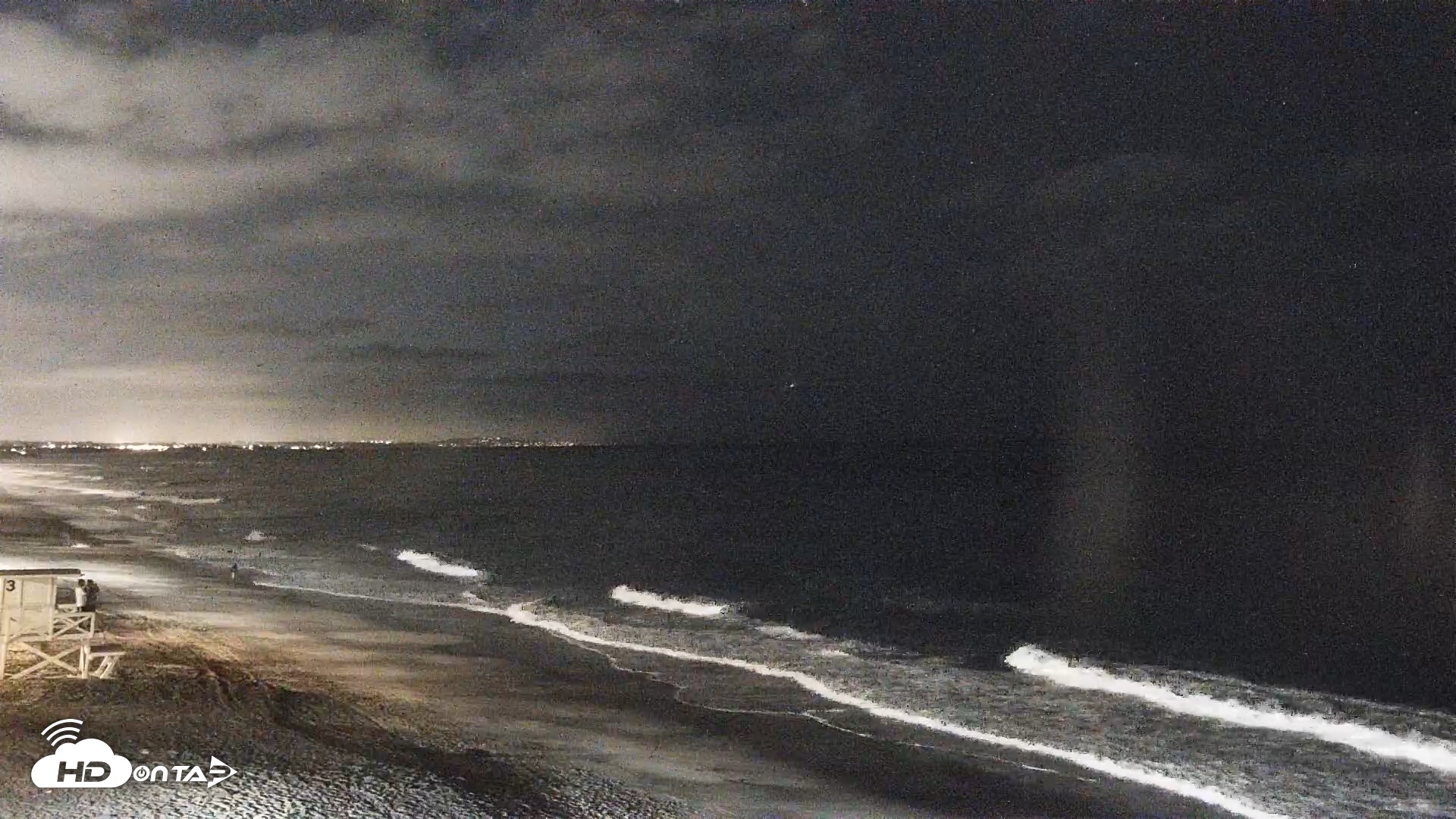 Snapshot of Carlsbad Beach Surf Live Webcam taken Sep 3, 2026, 10:50pm PDT