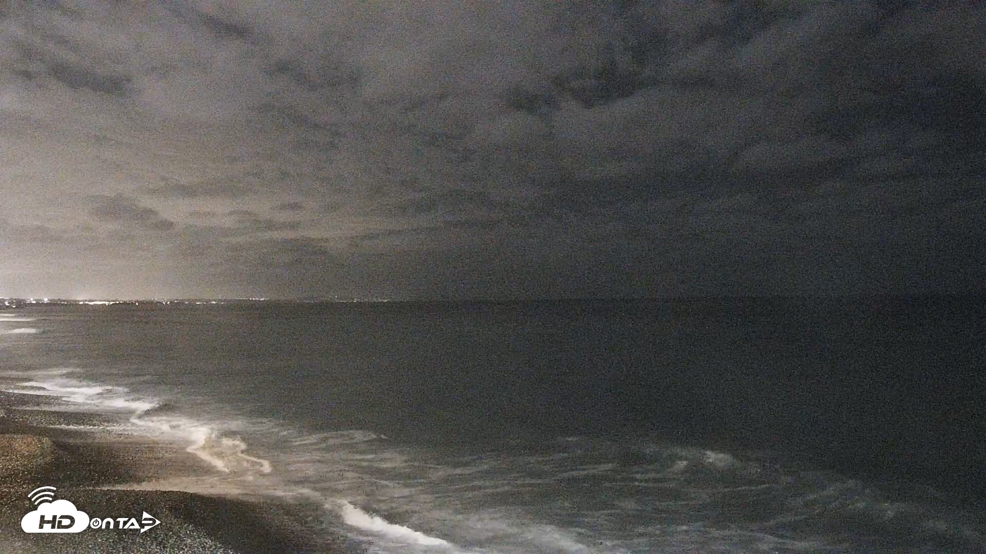 Snapshot of Carlsbad Beach Surf Live Webcam taken Oct 20, 2026, 7:44pm PDT
