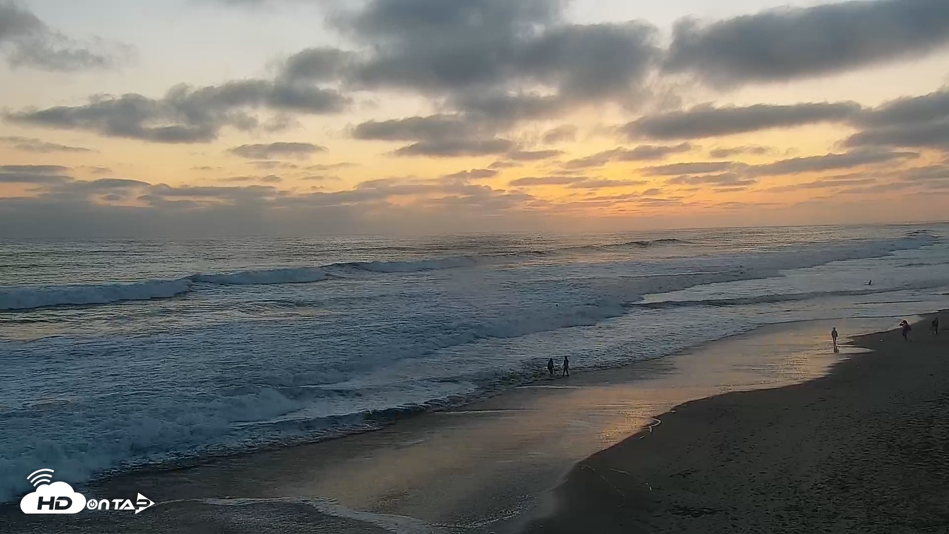 Snapshot of Carlsbad Beach Surf Live Webcam taken Jun 9, 2026, 8:02pm PDT