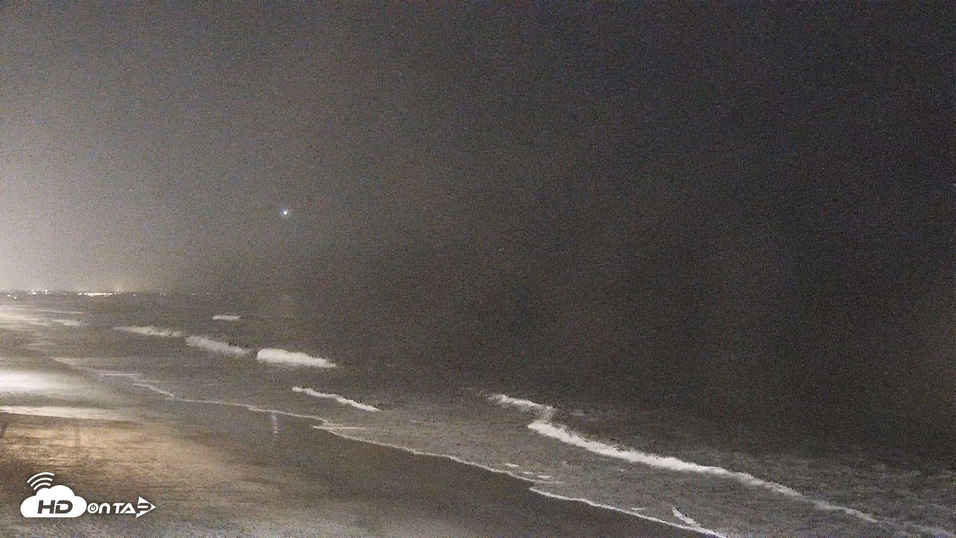 Snapshot of Carlsbad Beach Surf Live Webcam taken Sep 30, 2026, 8:46pm PDT