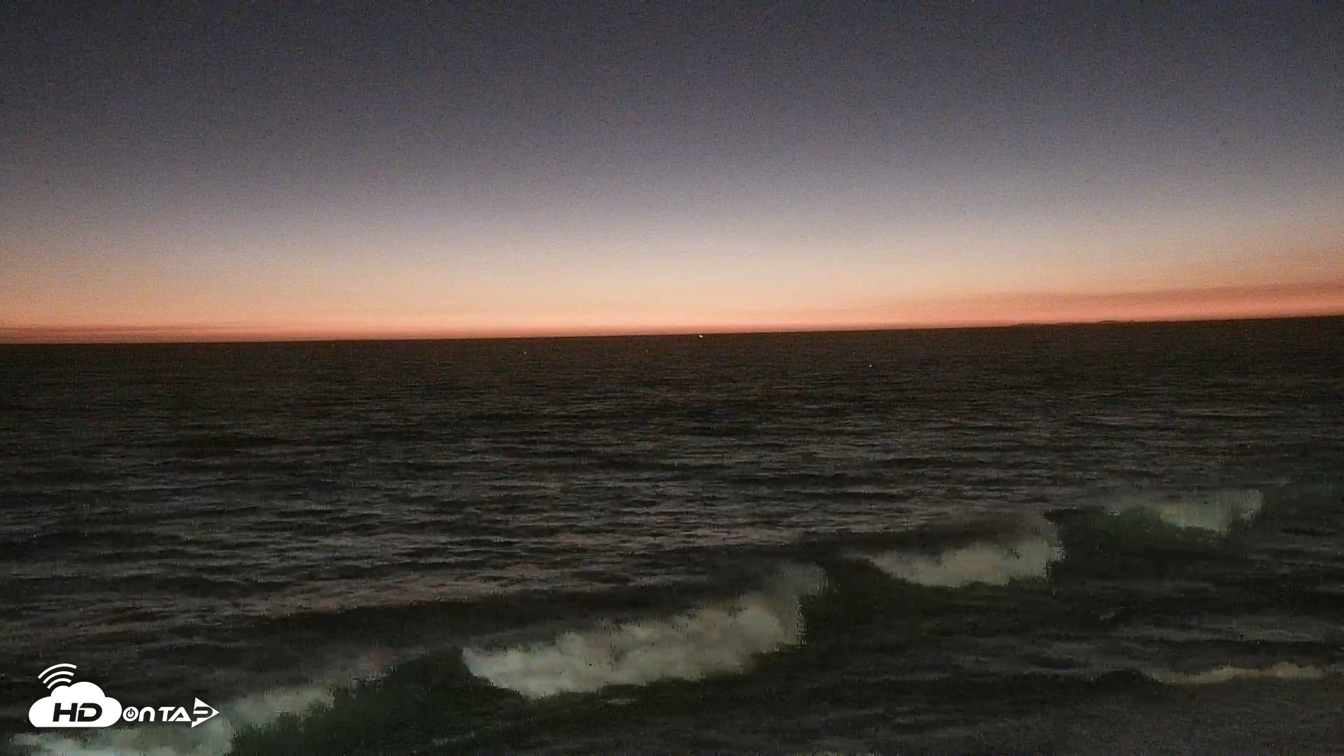 Snapshot of Carlsbad Beach Surf Live Webcam taken Oct 5, 2026, 7:18pm PDT
