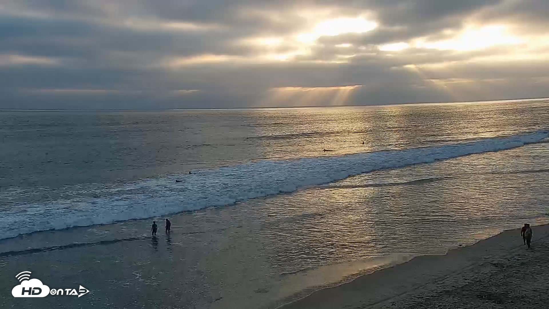 Snapshot of Carlsbad Beach Surf Live Webcam taken May 9, 2026, 7:03pm PDT