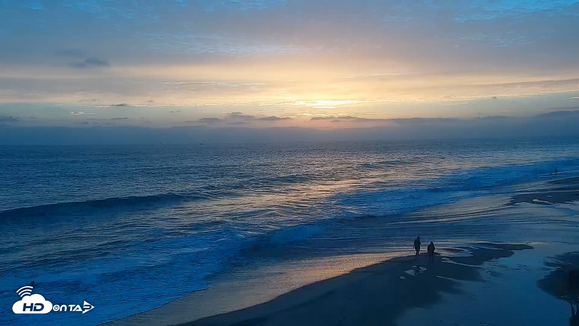Snapshot of Carlsbad Beach Surf Live Webcam taken Jul 25, 2026, 7:57pm PDT