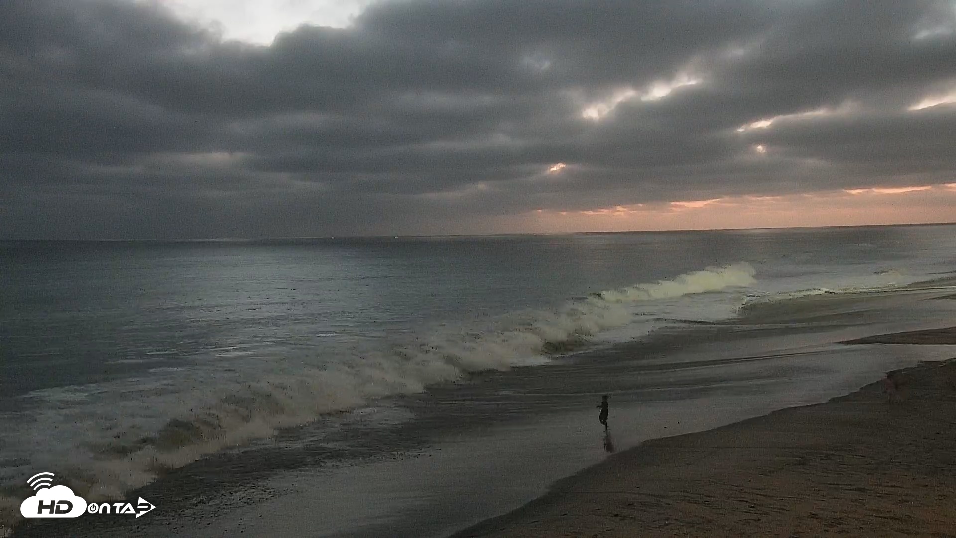 Snapshot of Carlsbad Beach Surf Live Webcam taken Jul 28, 2026, 8:24pm PDT