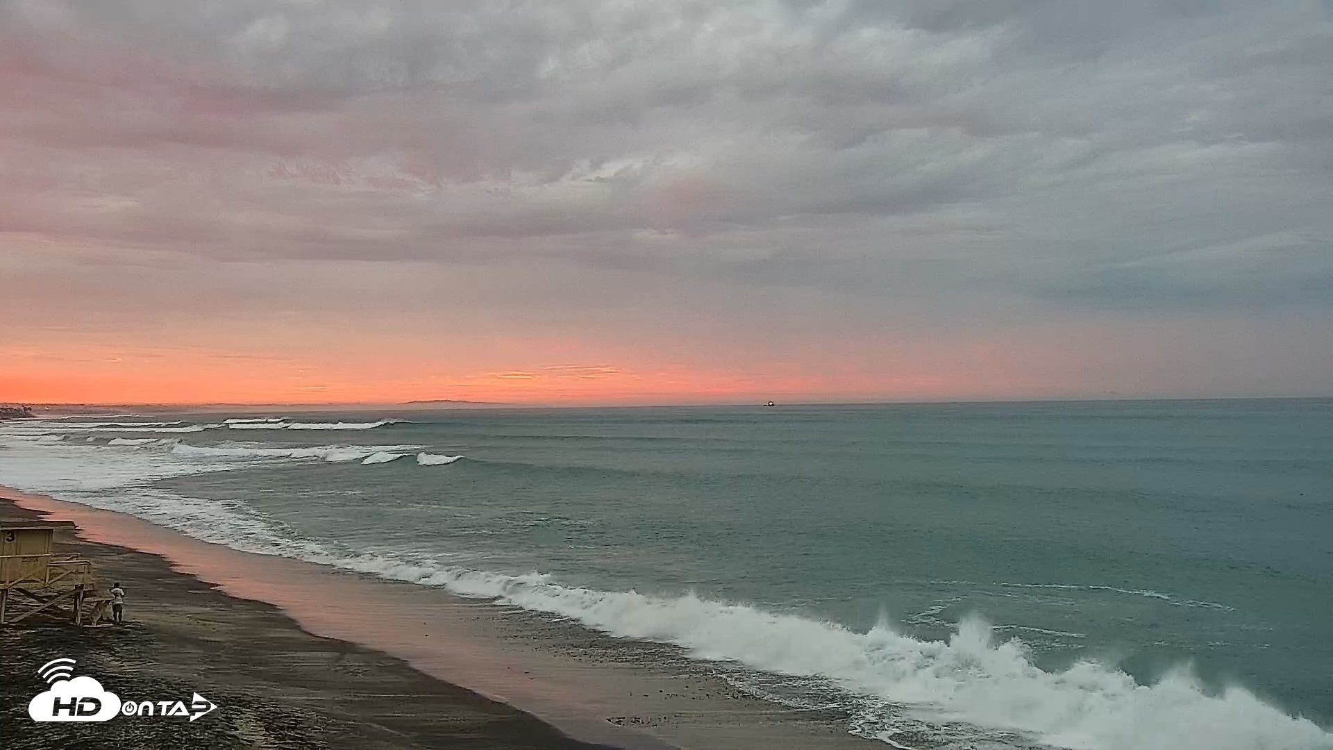 Snapshot of Carlsbad Beach Surf Live Webcam taken Sep 6, 2026, 6:23am PDT