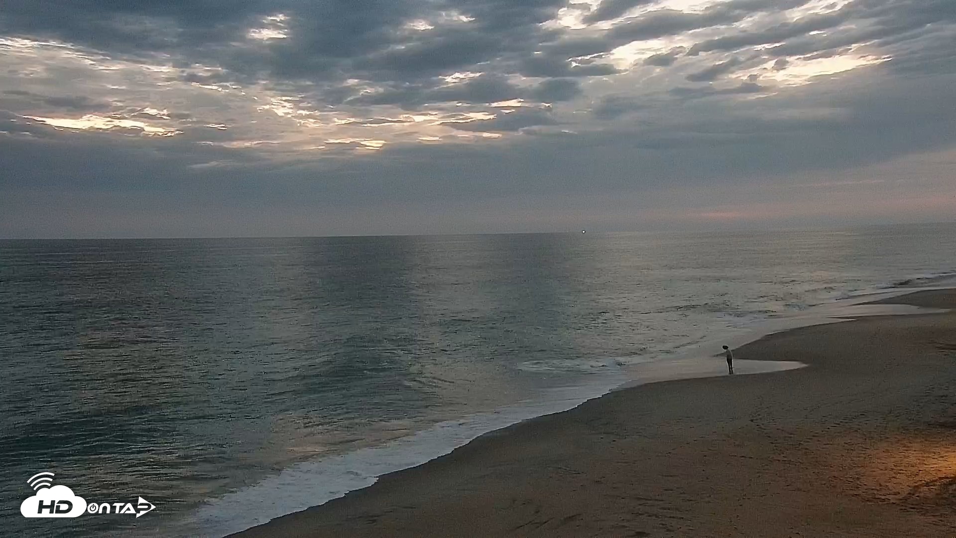 Snapshot of Carlsbad Beach Surf Live Webcam taken Jul 11, 2026, 8:27pm PDT