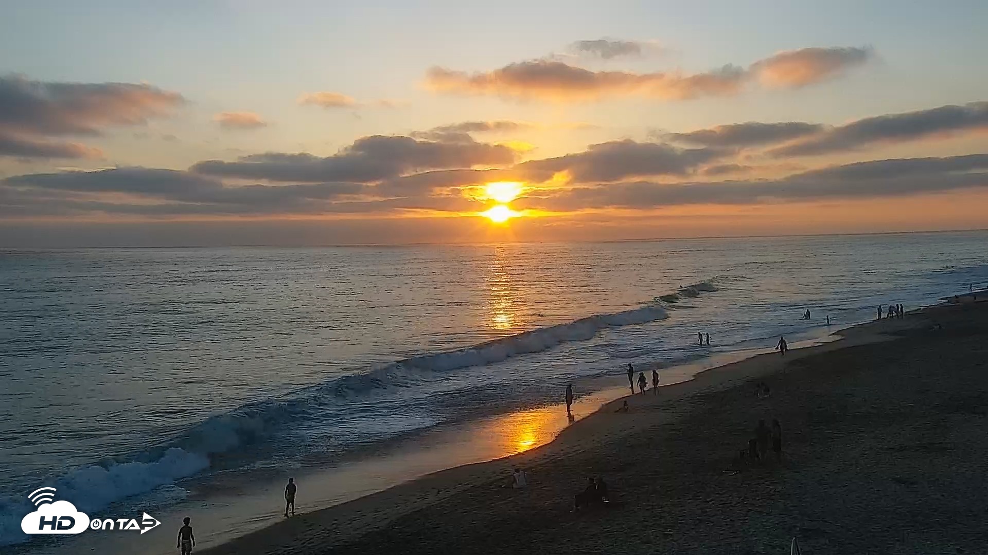 Snapshot of Carlsbad Beach Surf Live Webcam taken Jul 31, 2026, 7:39pm PDT