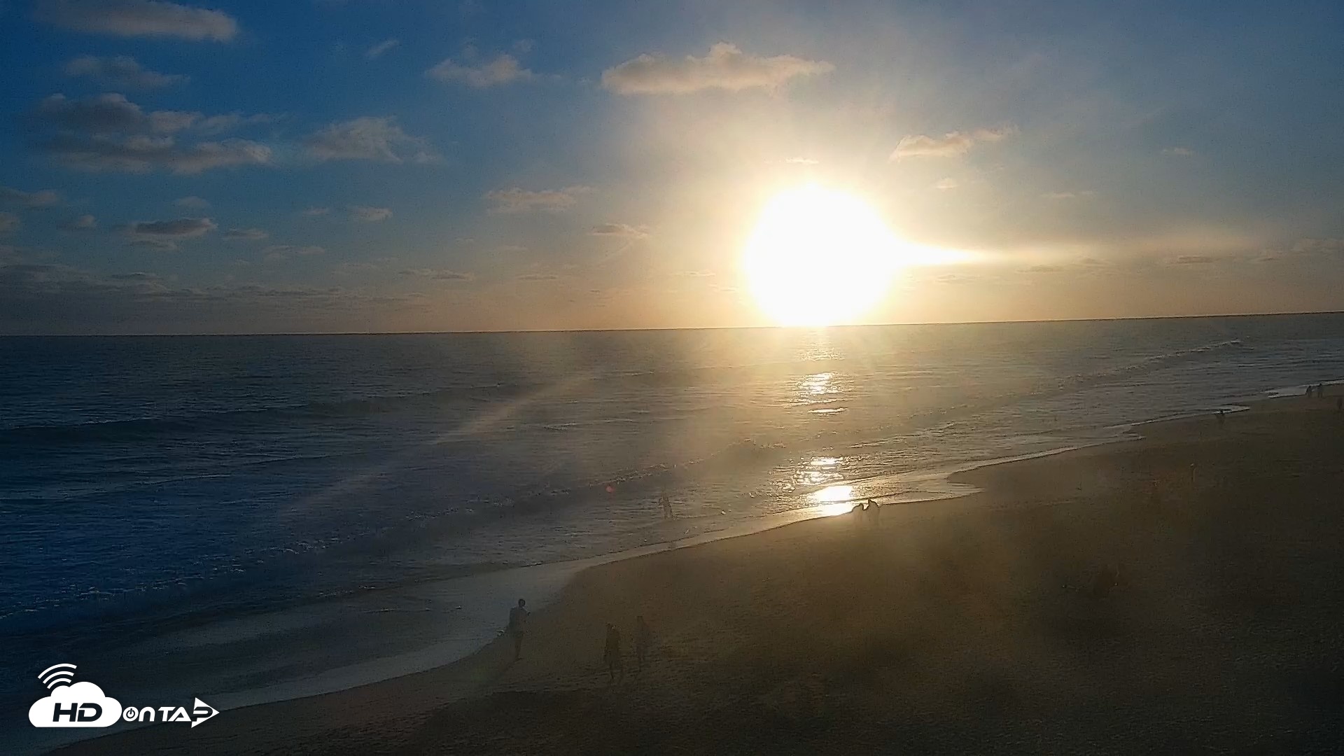 Snapshot of Carlsbad Beach Surf Live Webcam taken Jun 20, 2026, 7:43pm PDT