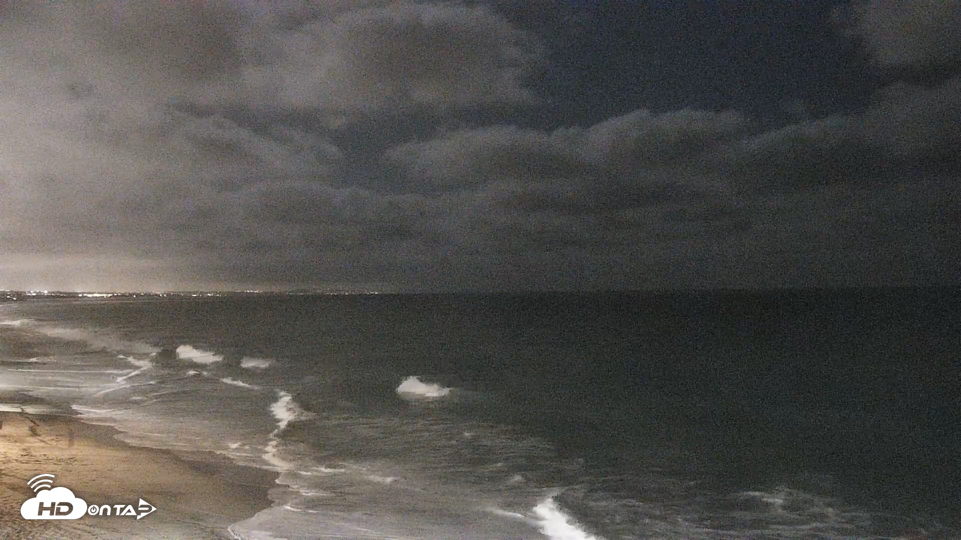Snapshot of Carlsbad Beach Surf Live Webcam taken Sep 22, 2026, 8:34pm PDT