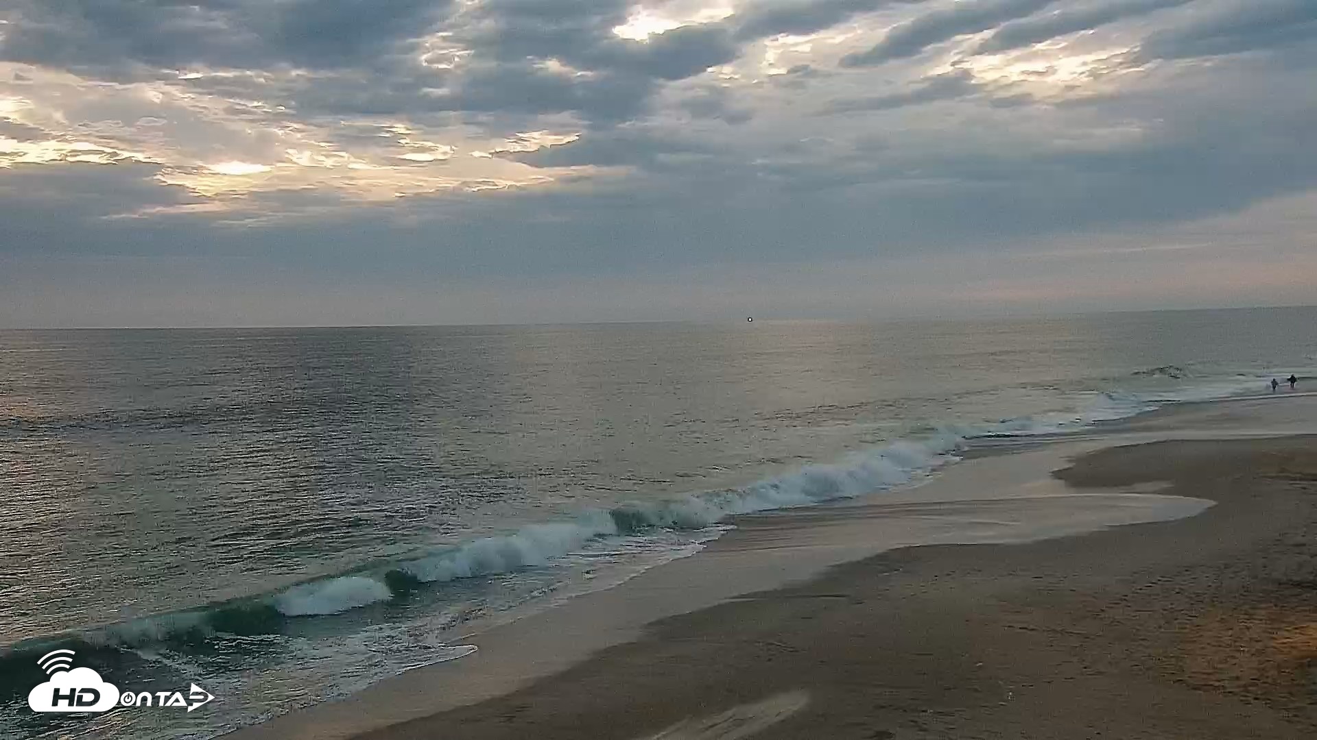 Snapshot of Carlsbad Beach Surf Live Webcam taken Jul 11, 2026, 8:24pm PDT