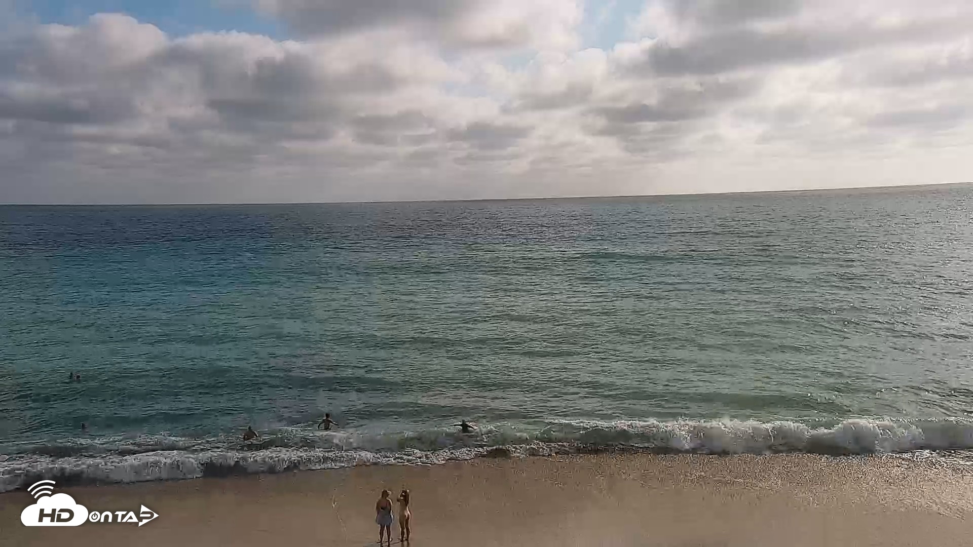 Snapshot of Carlsbad Beach Surf Live Webcam taken Aug 12, 2026, 5:34pm PDT