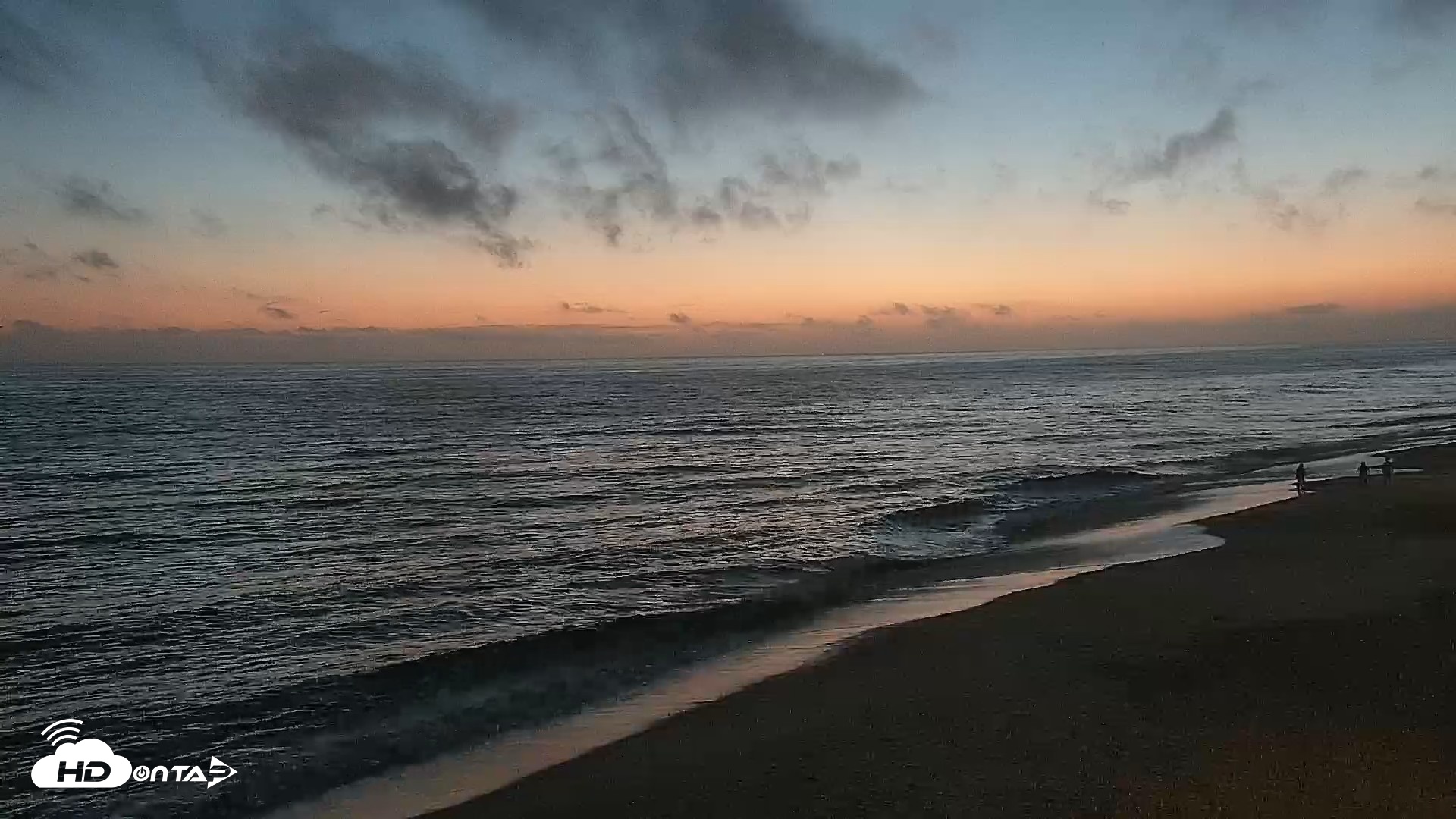 Snapshot of Carlsbad Beach Surf Live Webcam taken Jul 14, 2026, 8:37pm PDT