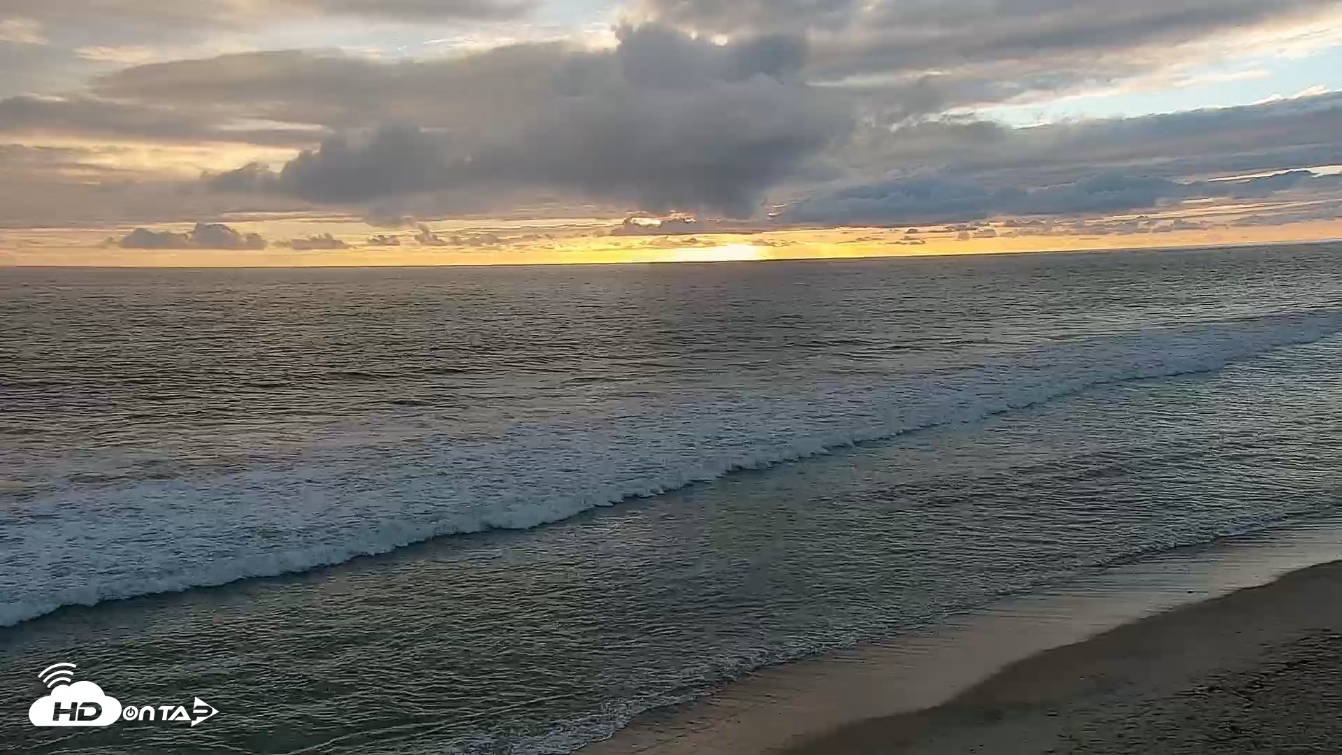 Snapshot of Carlsbad Beach Surf Live Webcam taken Apr 12, 2026, 6:59pm PDT