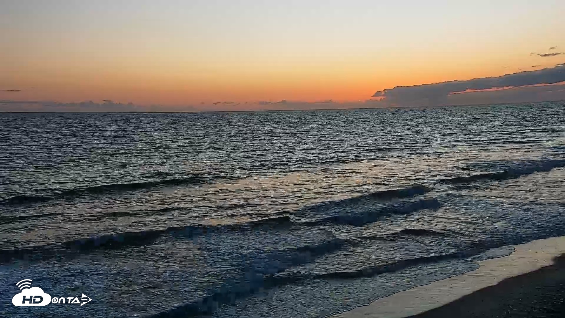 Snapshot of Carlsbad Beach Surf Live Webcam taken Apr 26, 2026, 7:35pm PDT